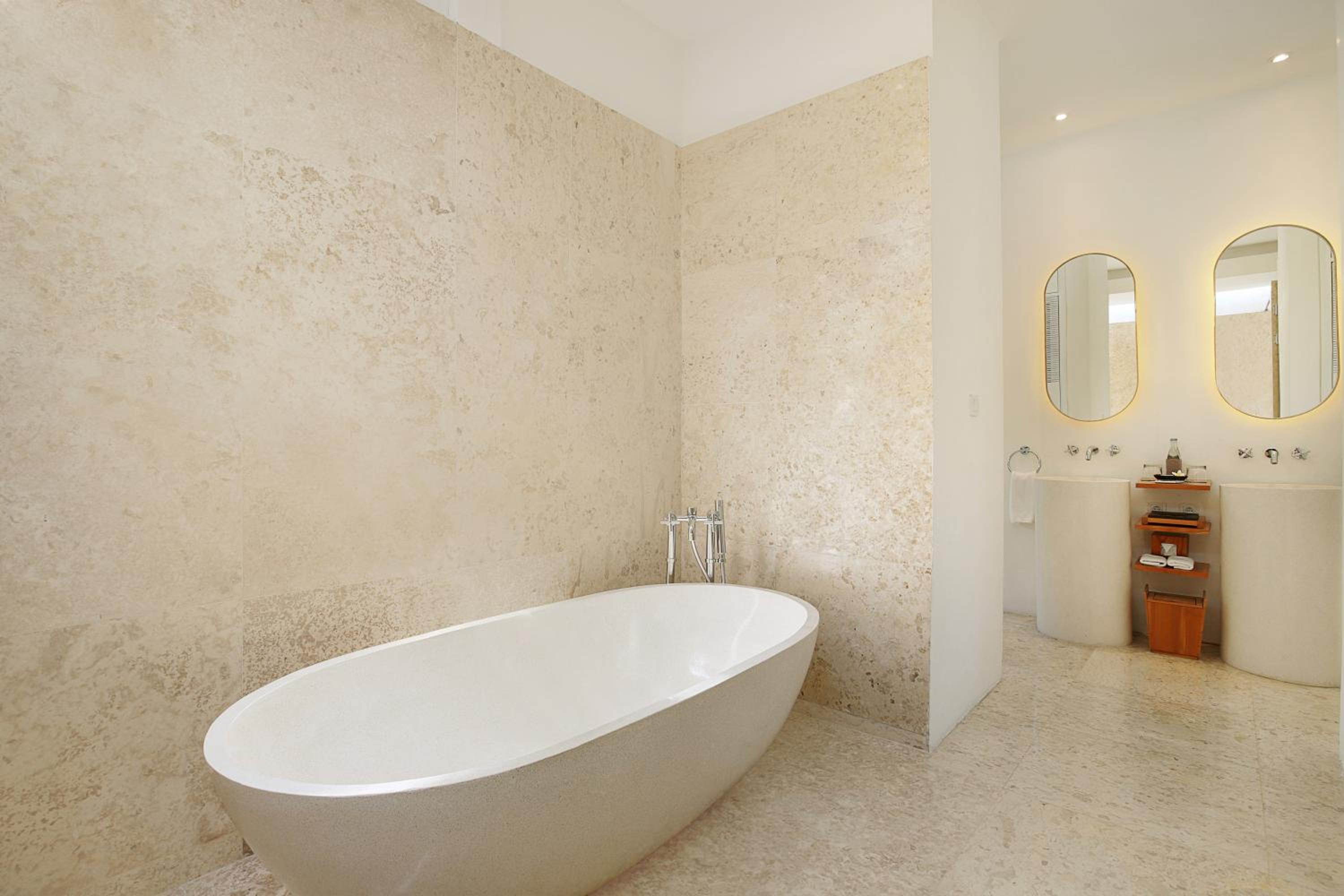 One-Bedroom Villa with Plunge Pool - Photo 3