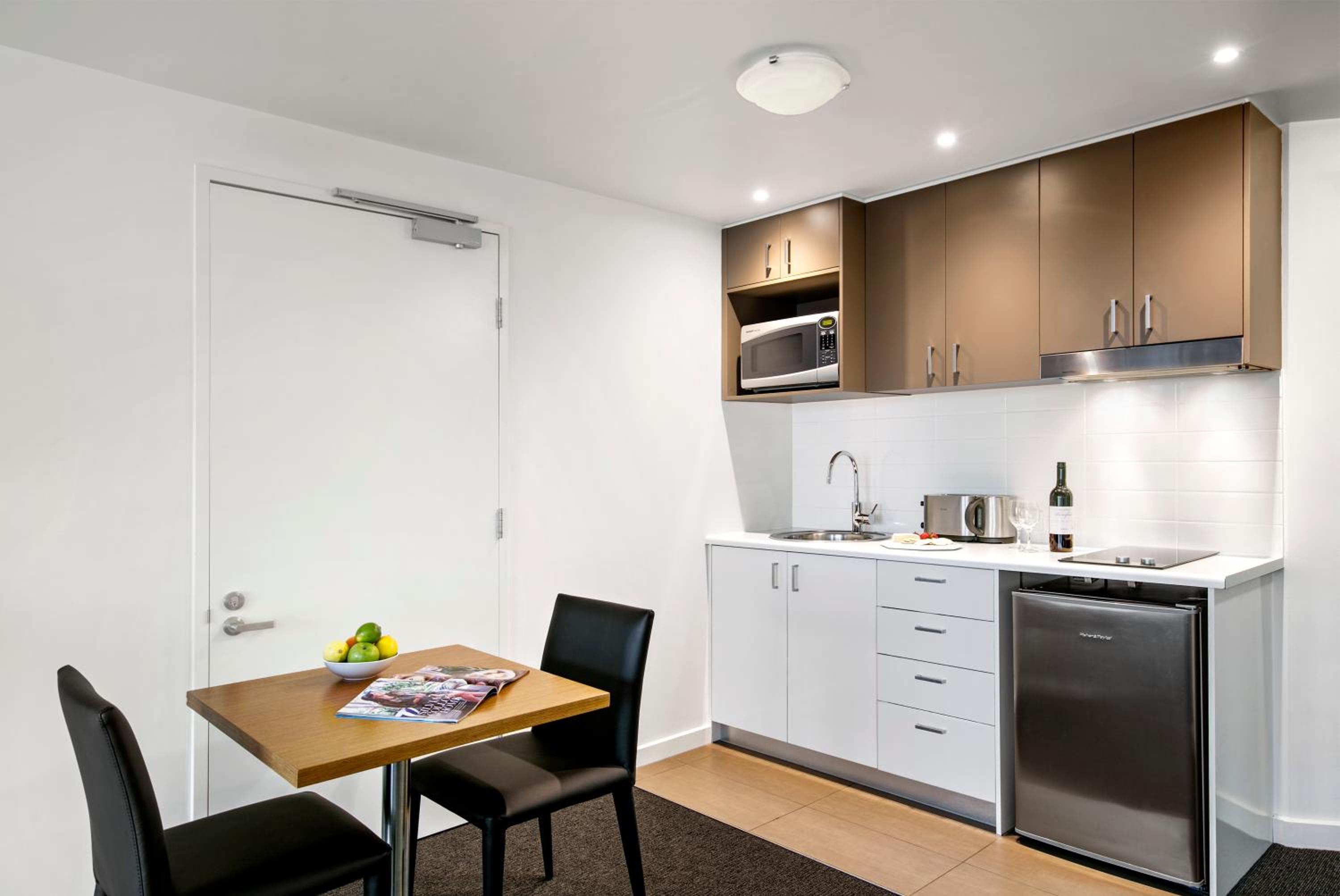 Studio Apartment - Photo 7