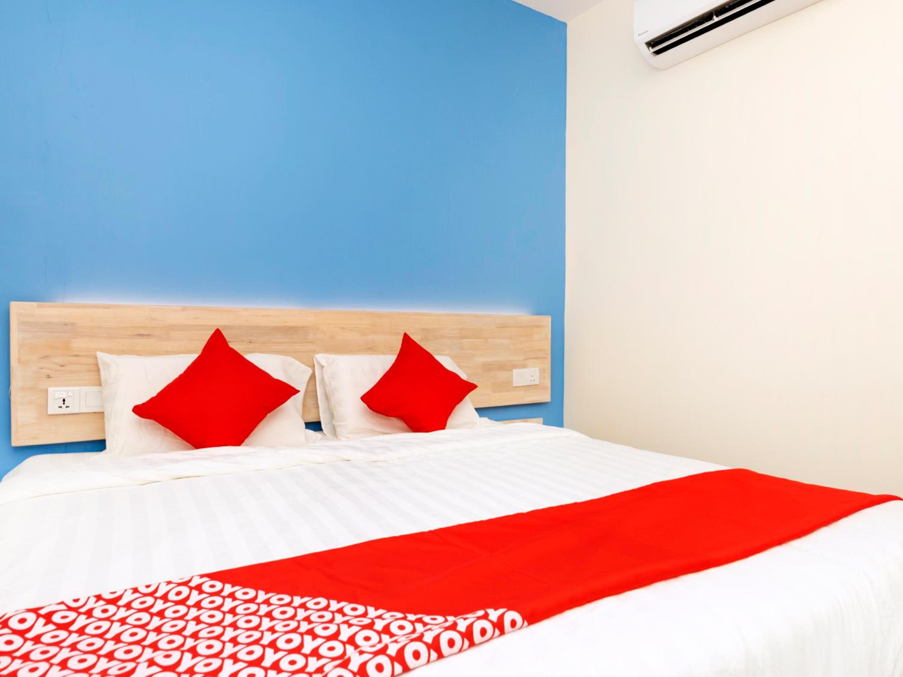 Standard King Room - Photo 2
