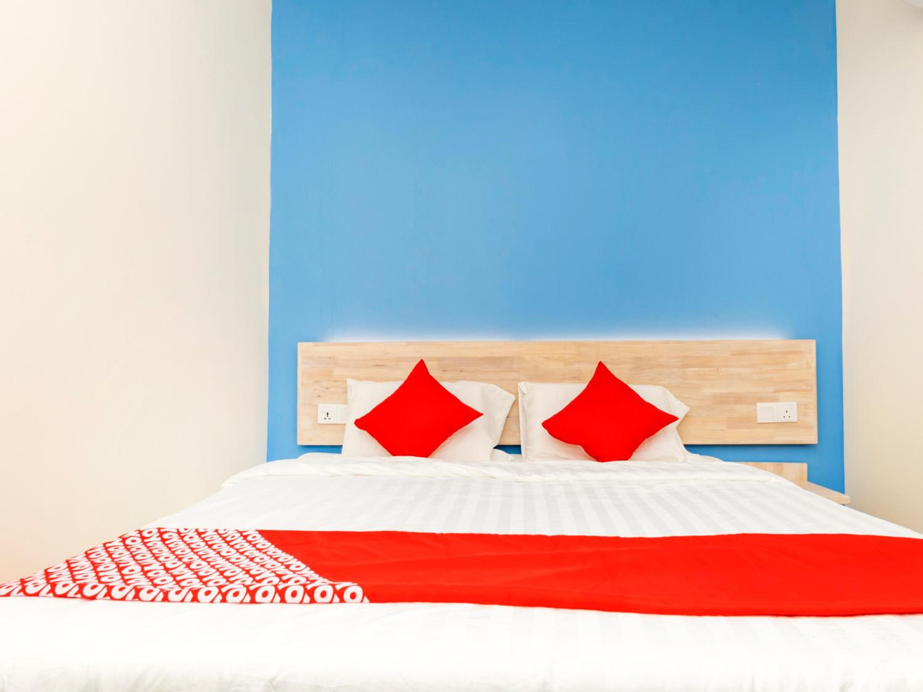 Standard King Room - Photo 3