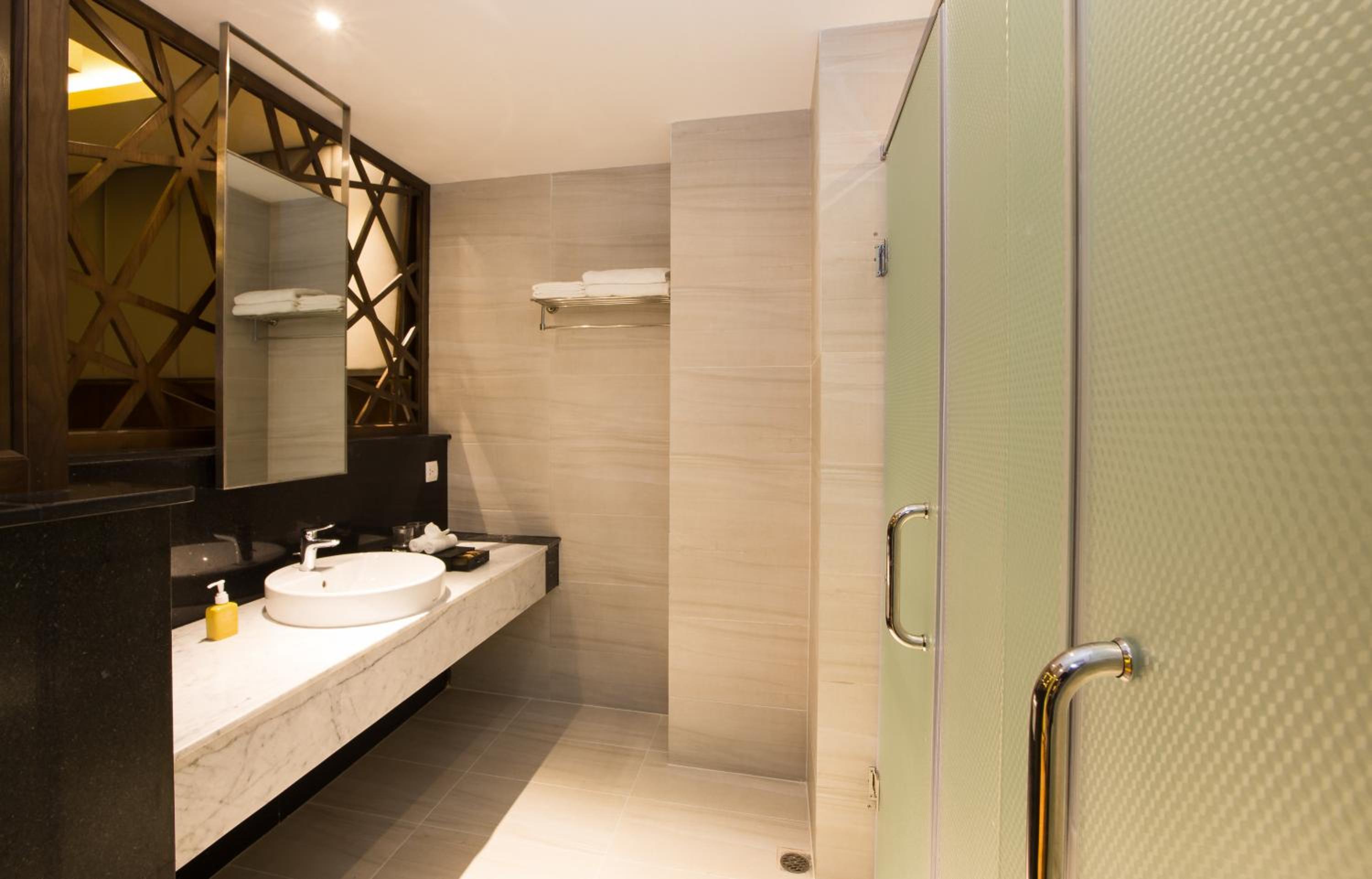 King Room with Sea View - Photo 8