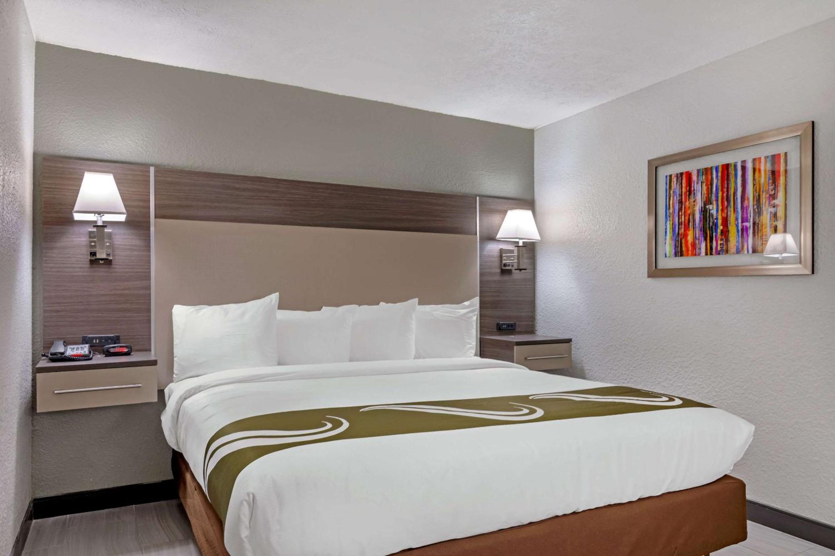 King Room - Accessible/Non-Smoking photo 1