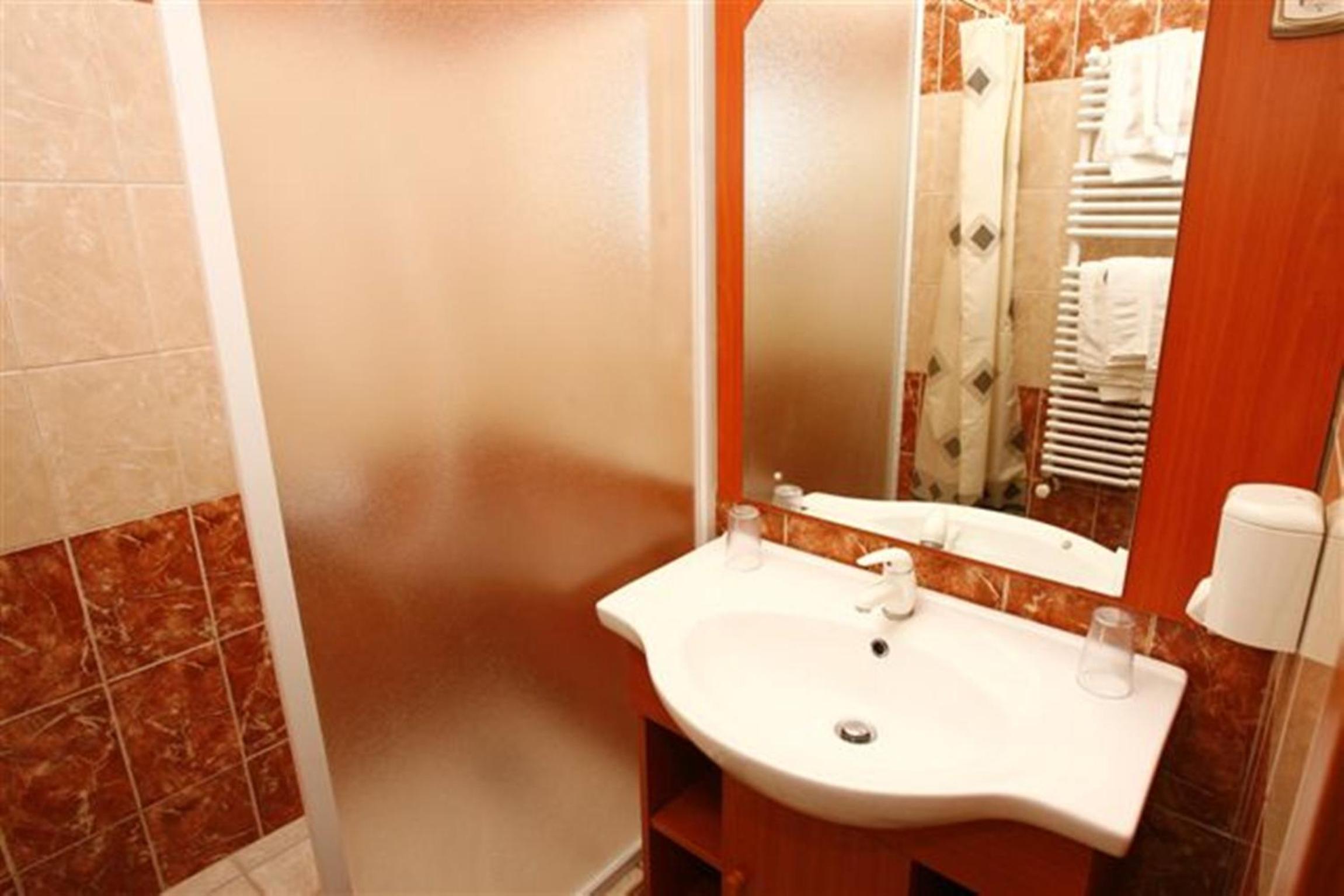 Double Room - Photo 4