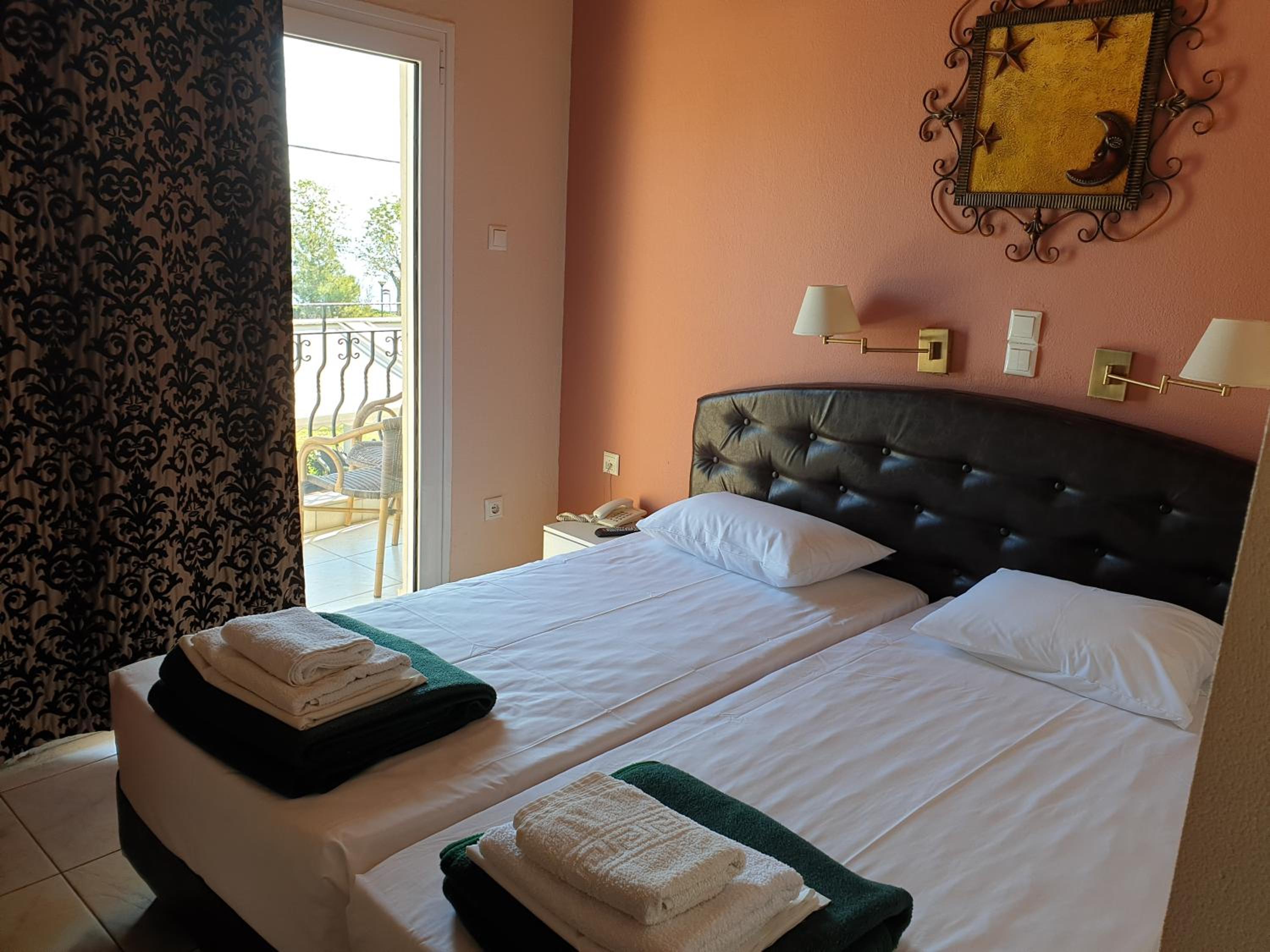 Double Room with Sea View photo 1