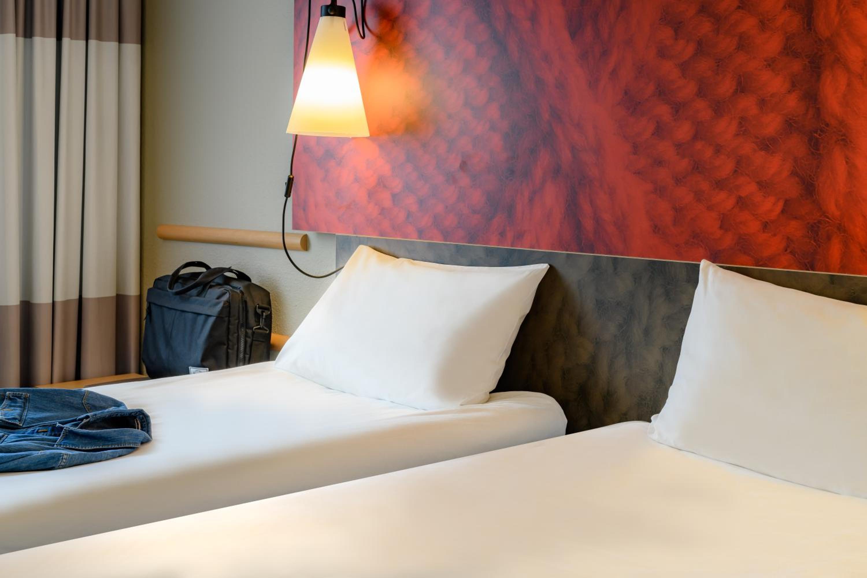Standard Twin Room - Photo 3