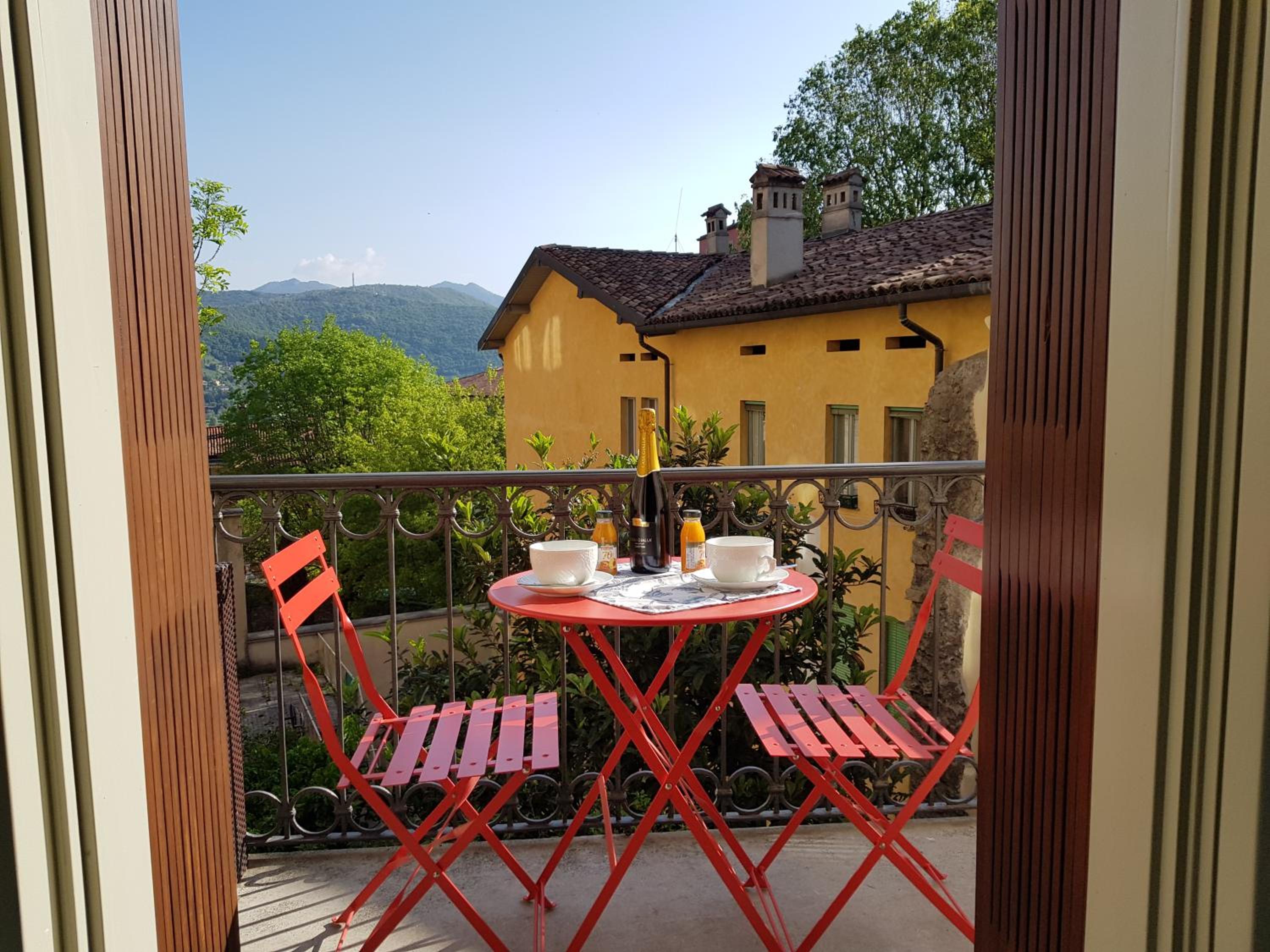 Studio with Balcony - Photo 19
