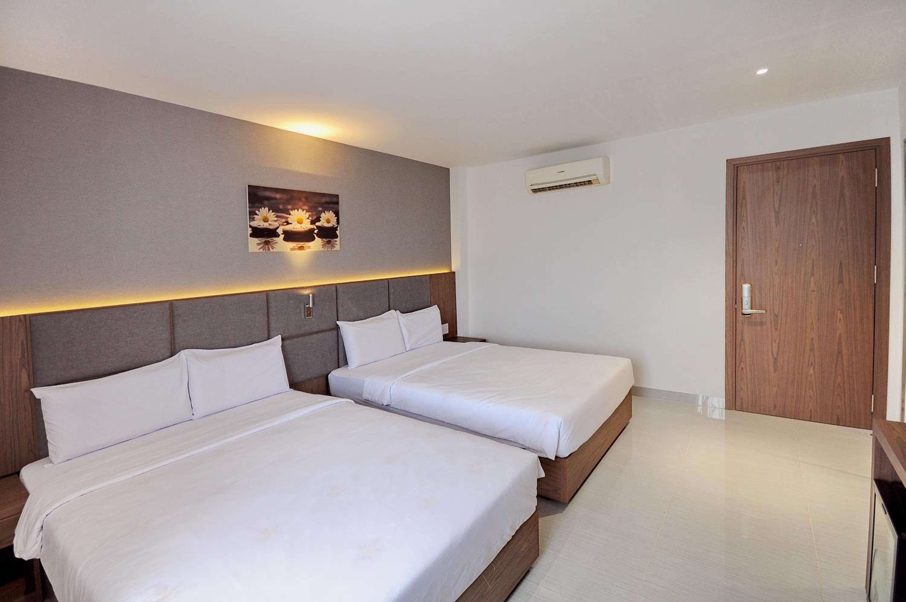 Deluxe Twin Room - Photo 19