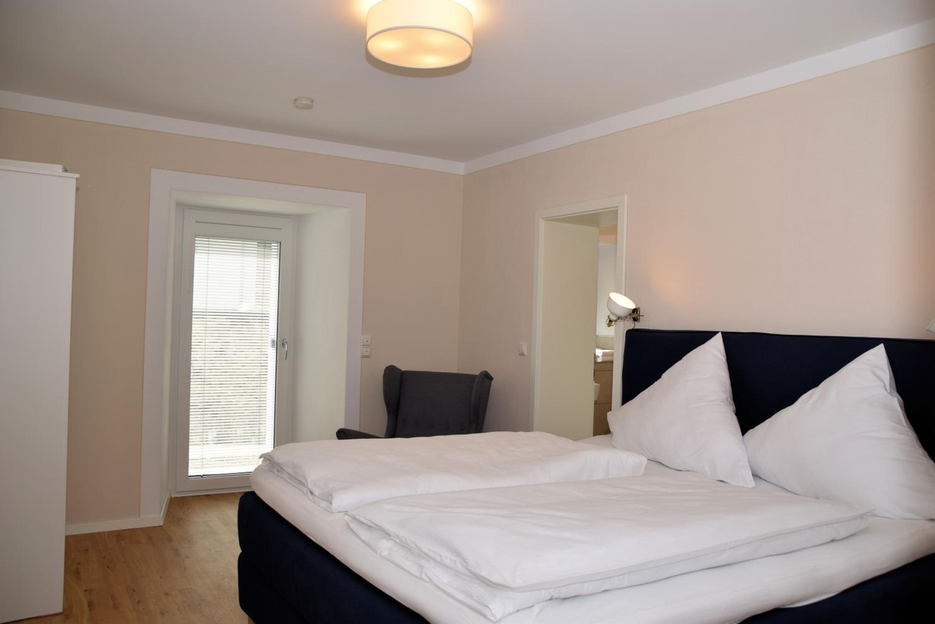 One-Bedroom Apartment with Garden photo 1