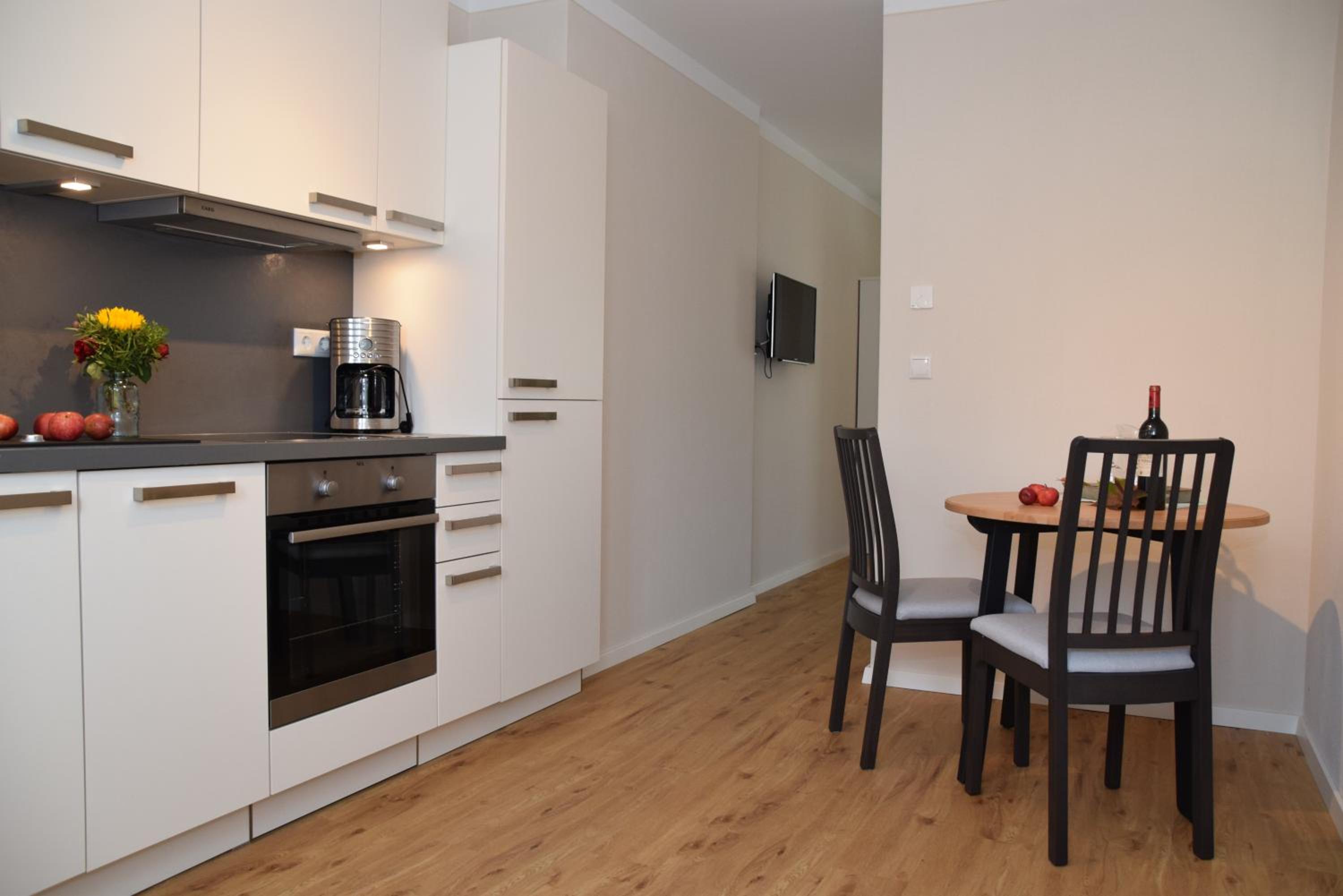 One-Bedroom Apartment with Garden photo 2
