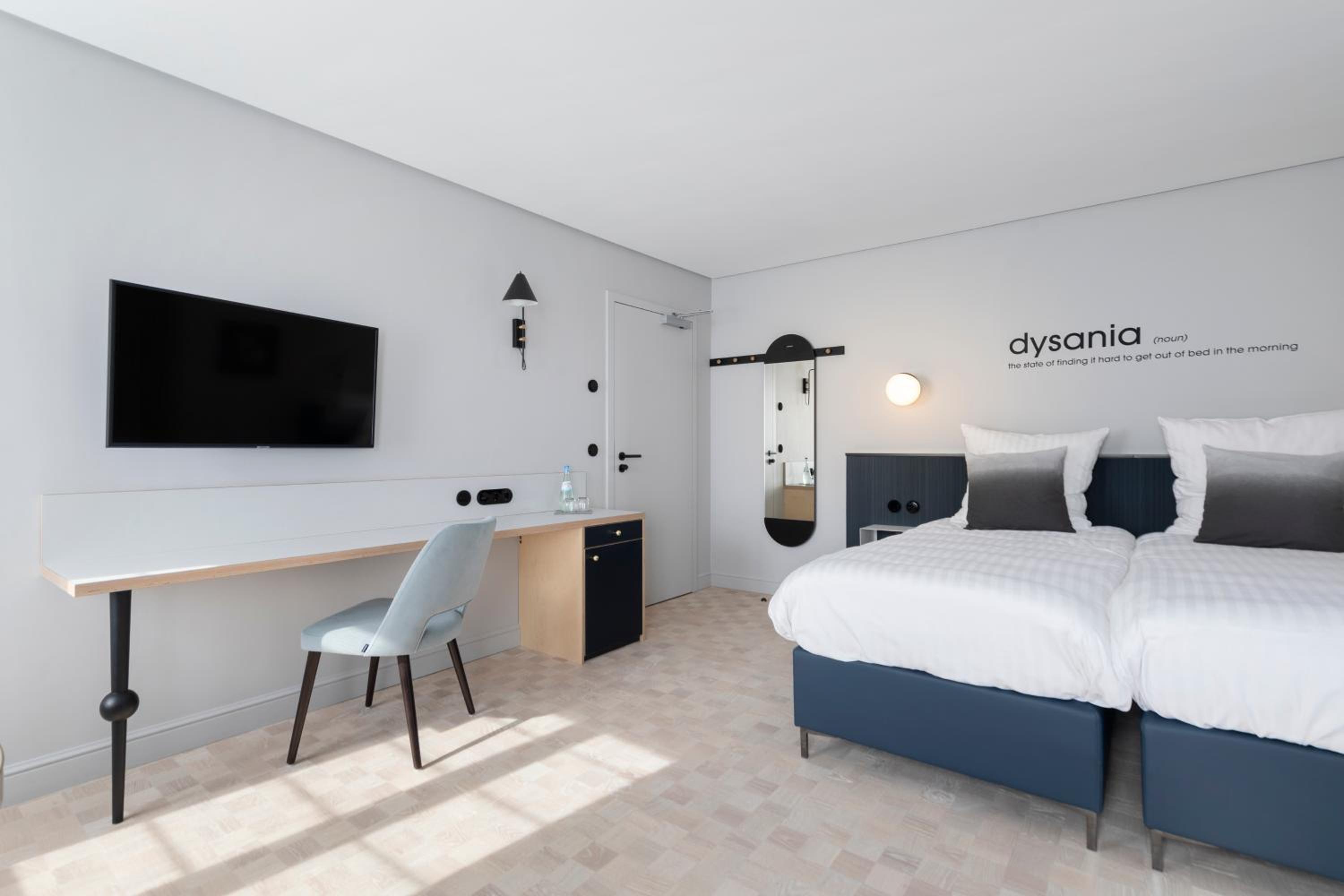 Deluxe Double Room with Balcony - Photo 2