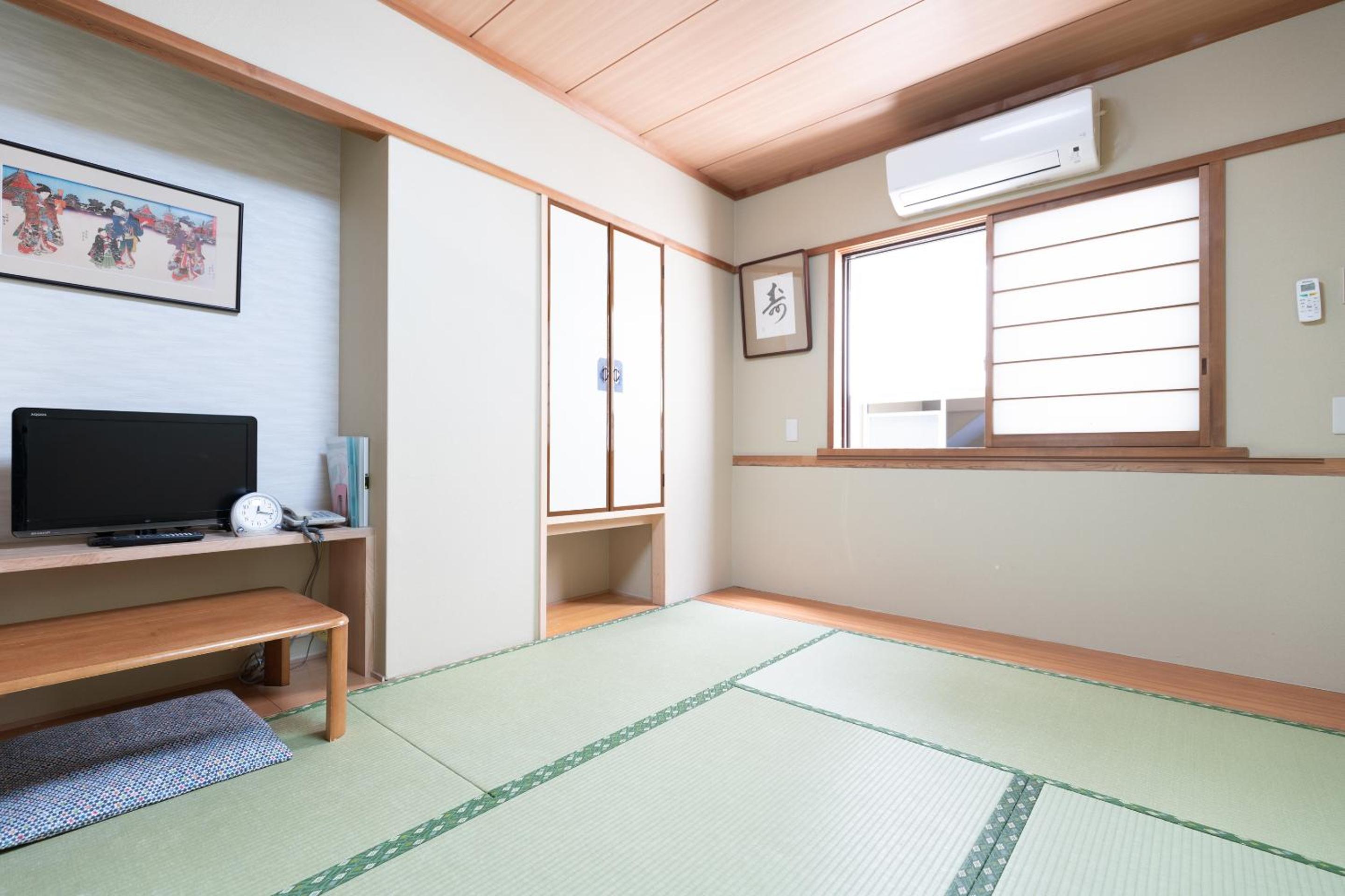 Japanese-Style Twin Room - Non-Smoking photo 3