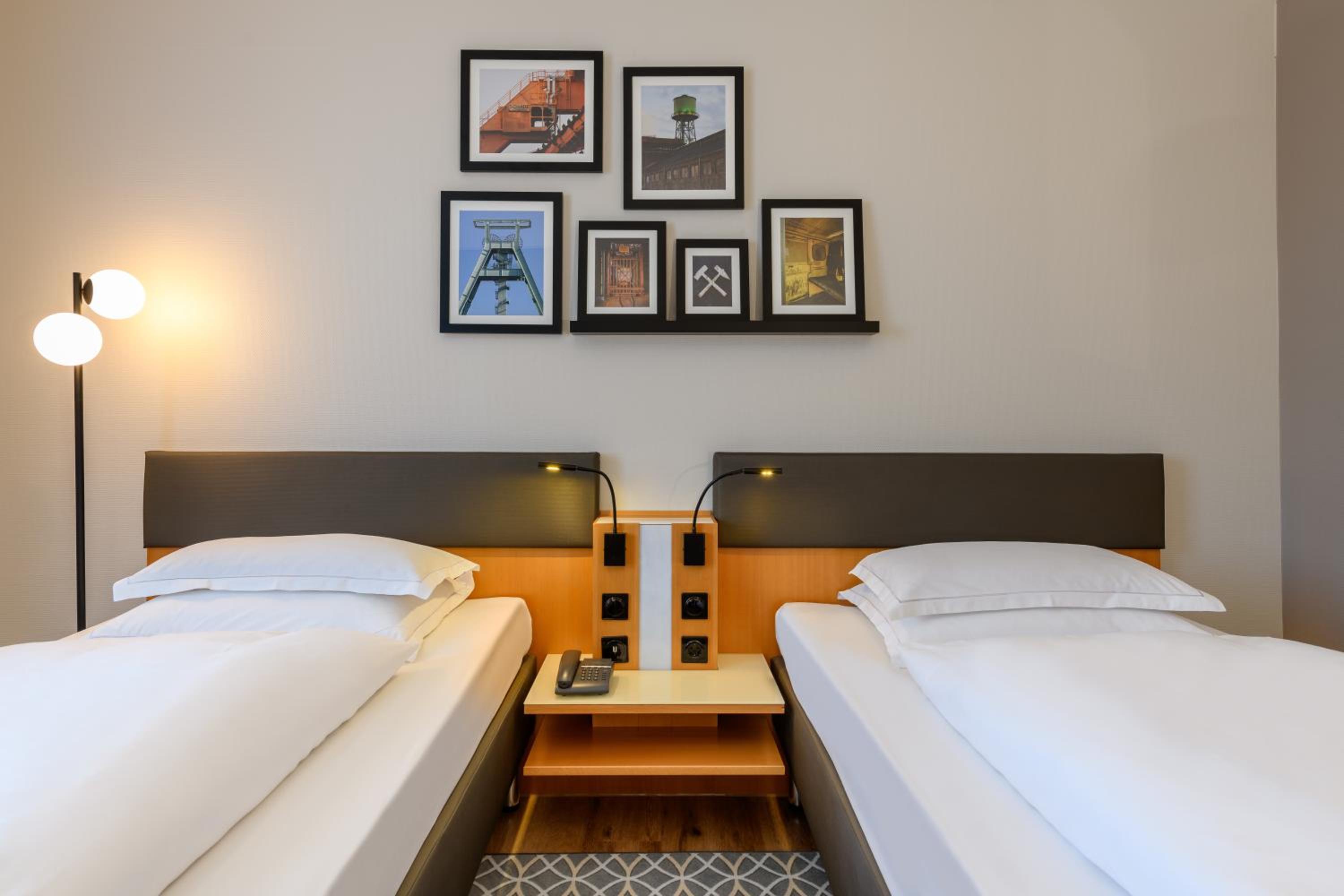 Standard Double or Twin Room - Photo 3