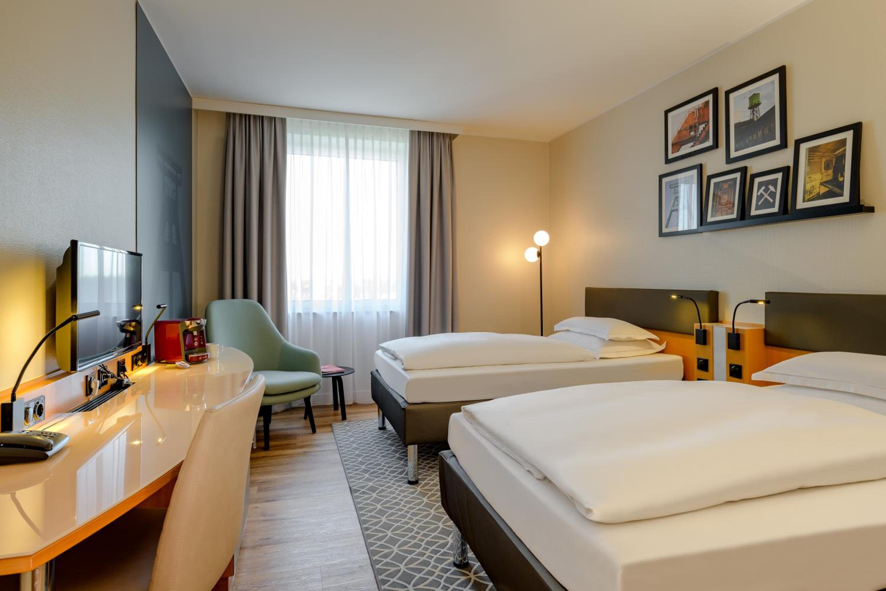 Standard Double or Twin Room - Photo 4