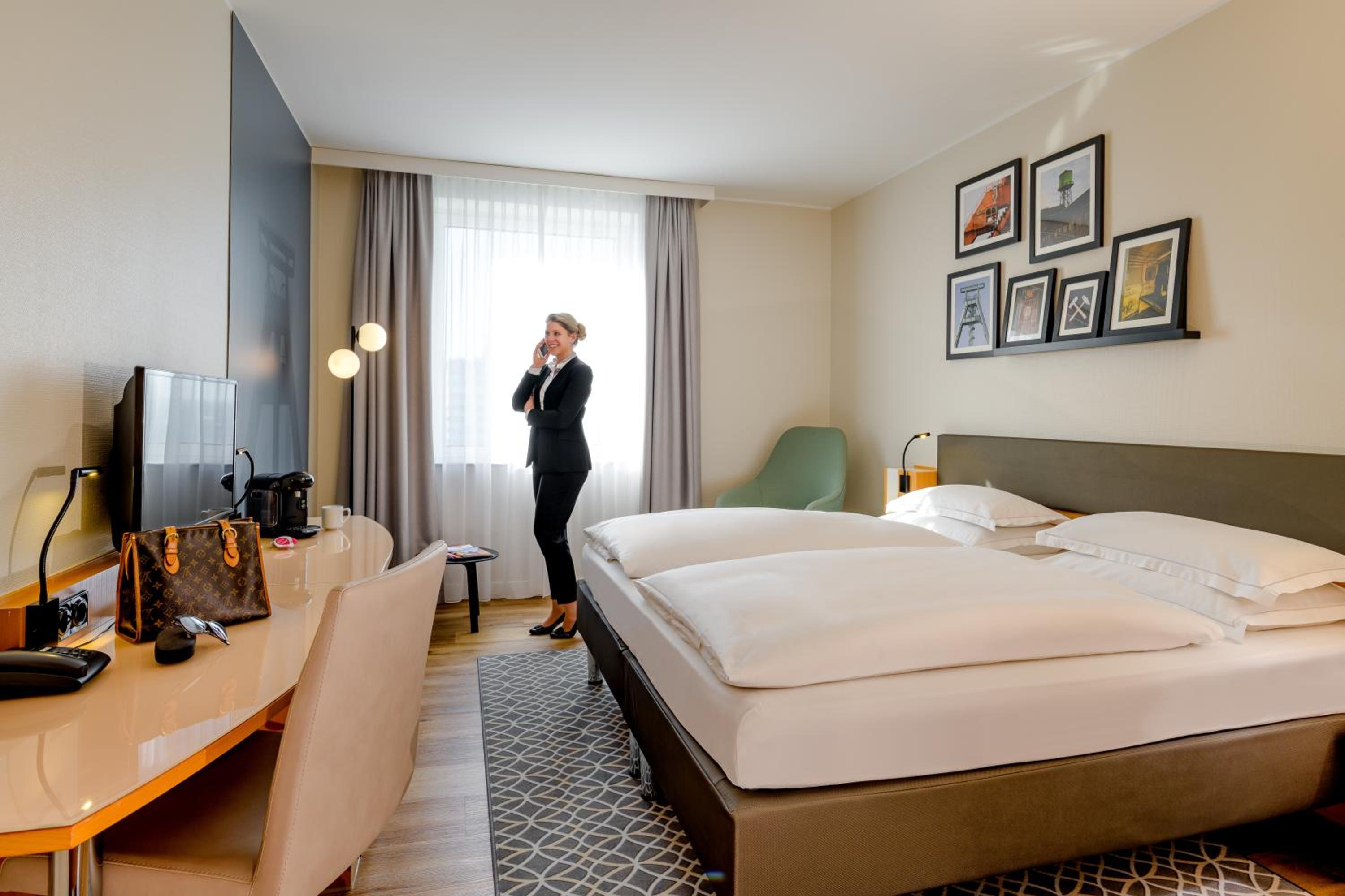 Standard Double or Twin Room - Photo 6
