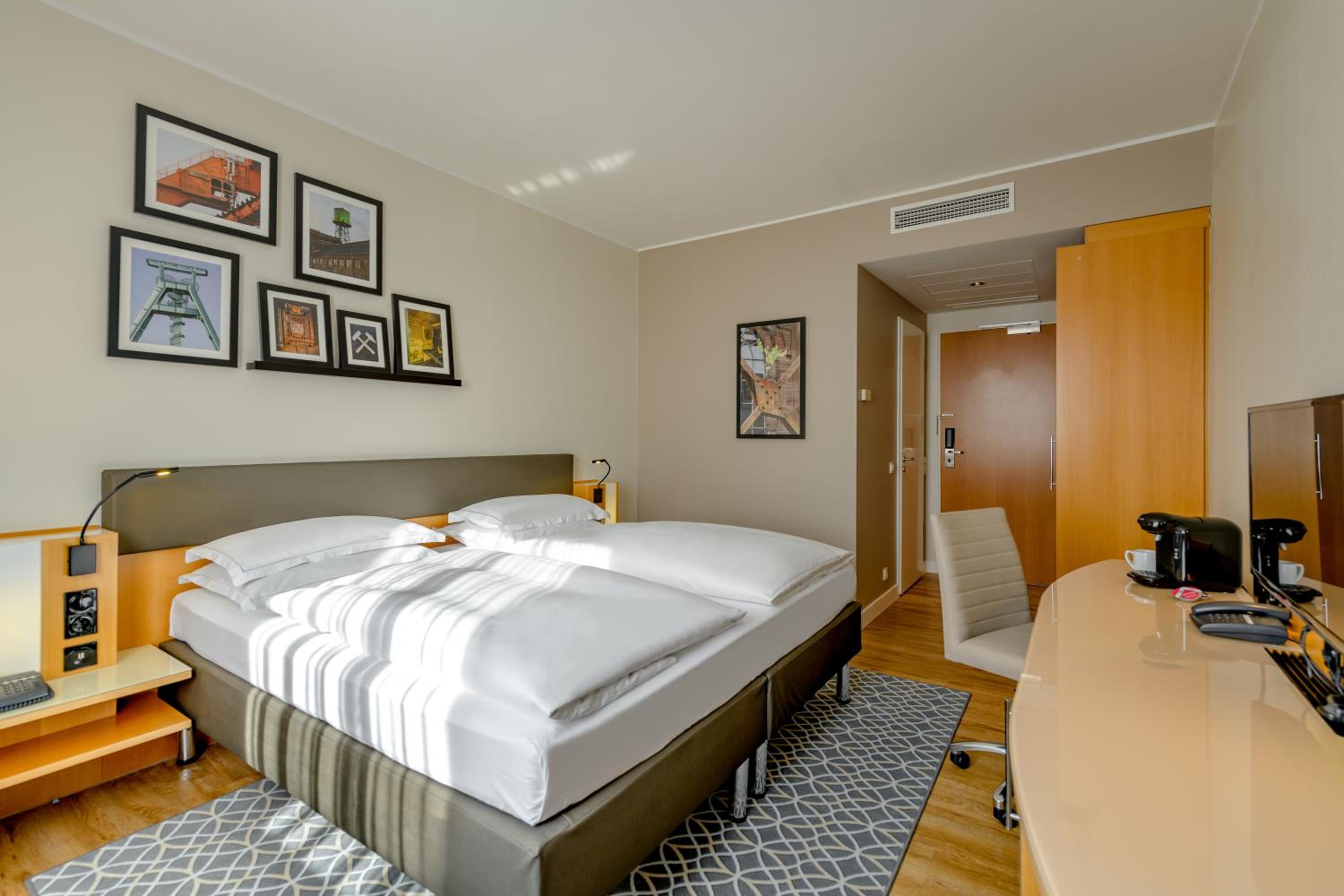 Standard Double or Twin Room - Photo 1