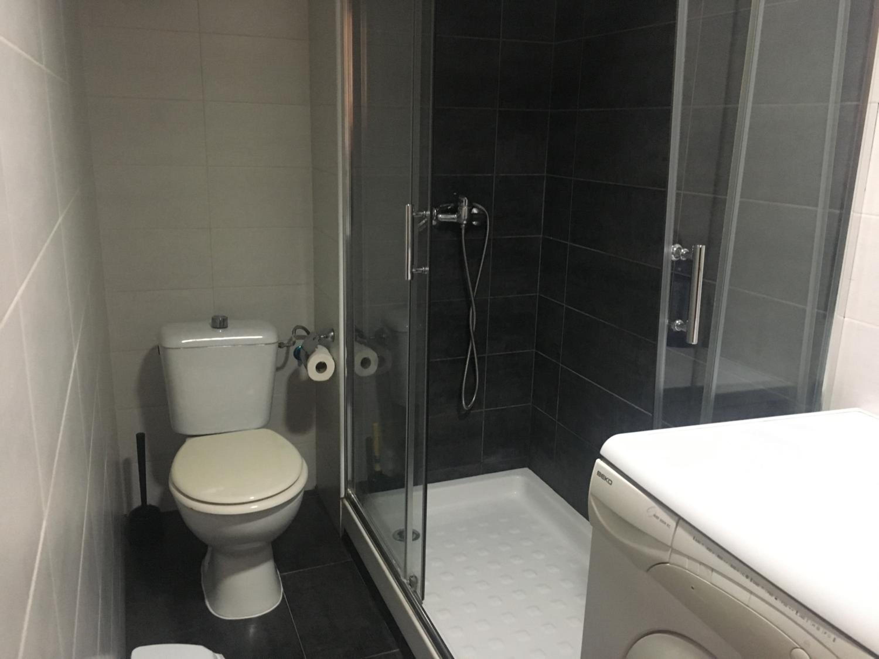 Studio Apartment - Photo 14