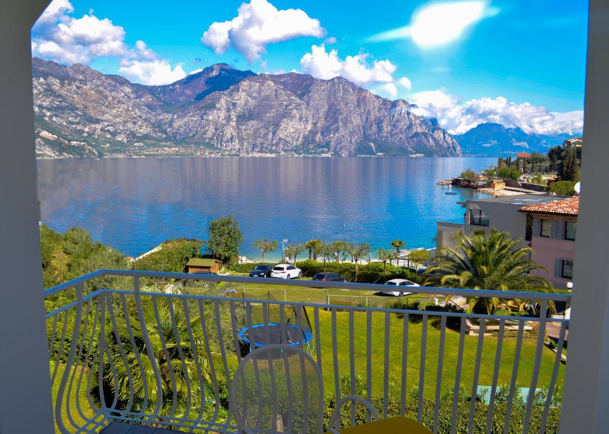 Apartment with Lake View photo 2