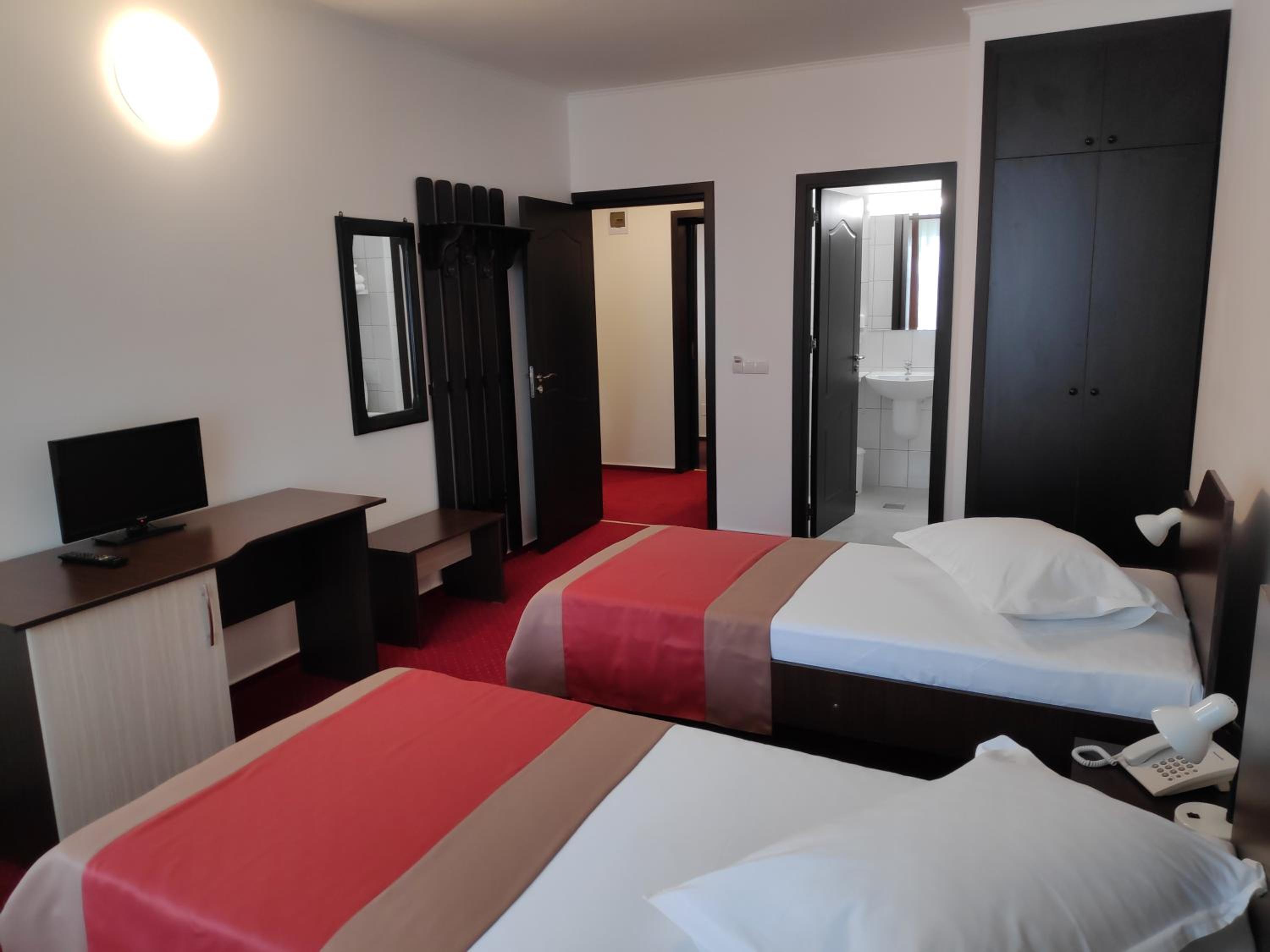 Double or Twin Room with Bathroom photo 1