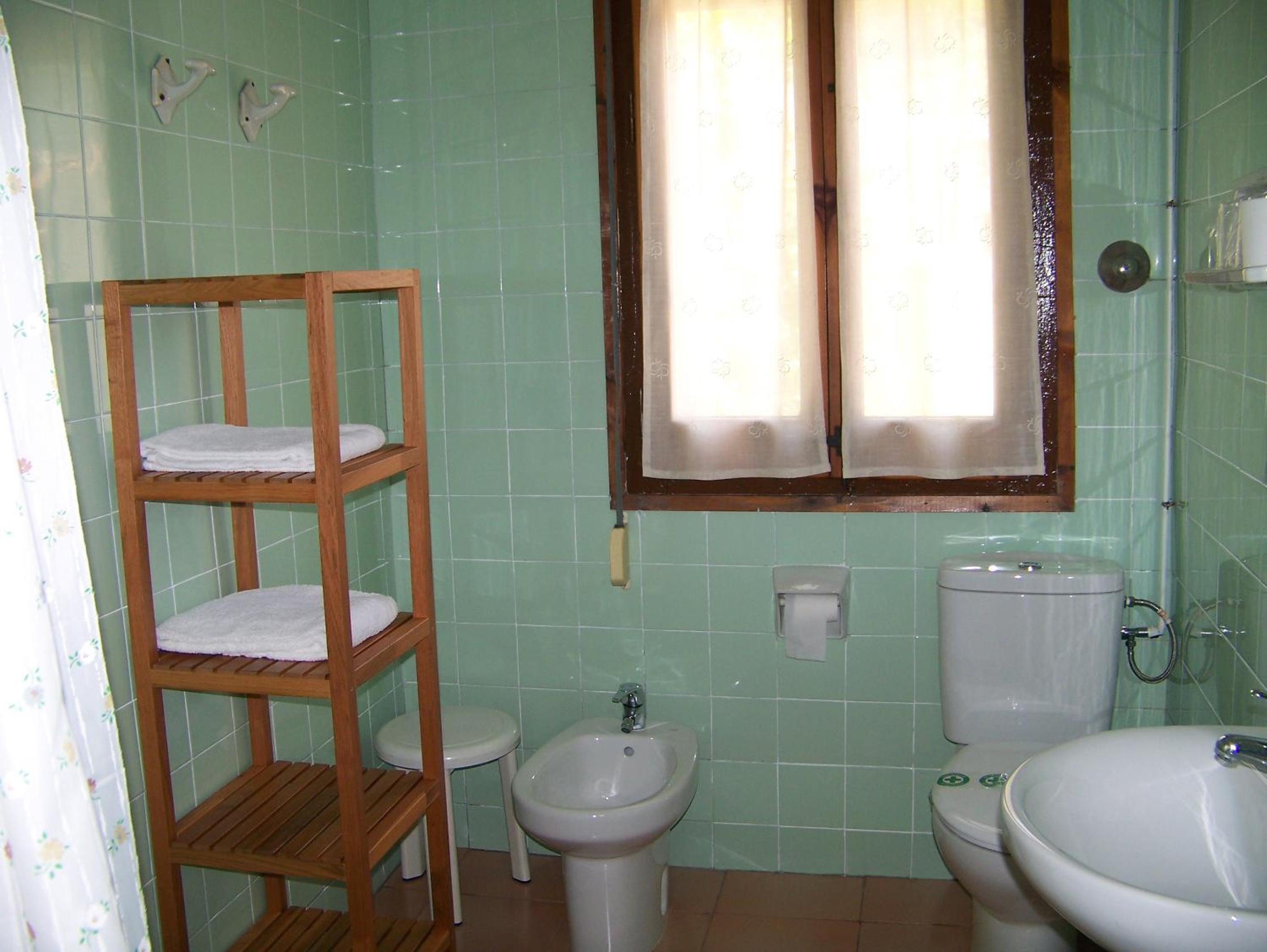Quadruple Room (2 Adults + 2 Children) photo 3