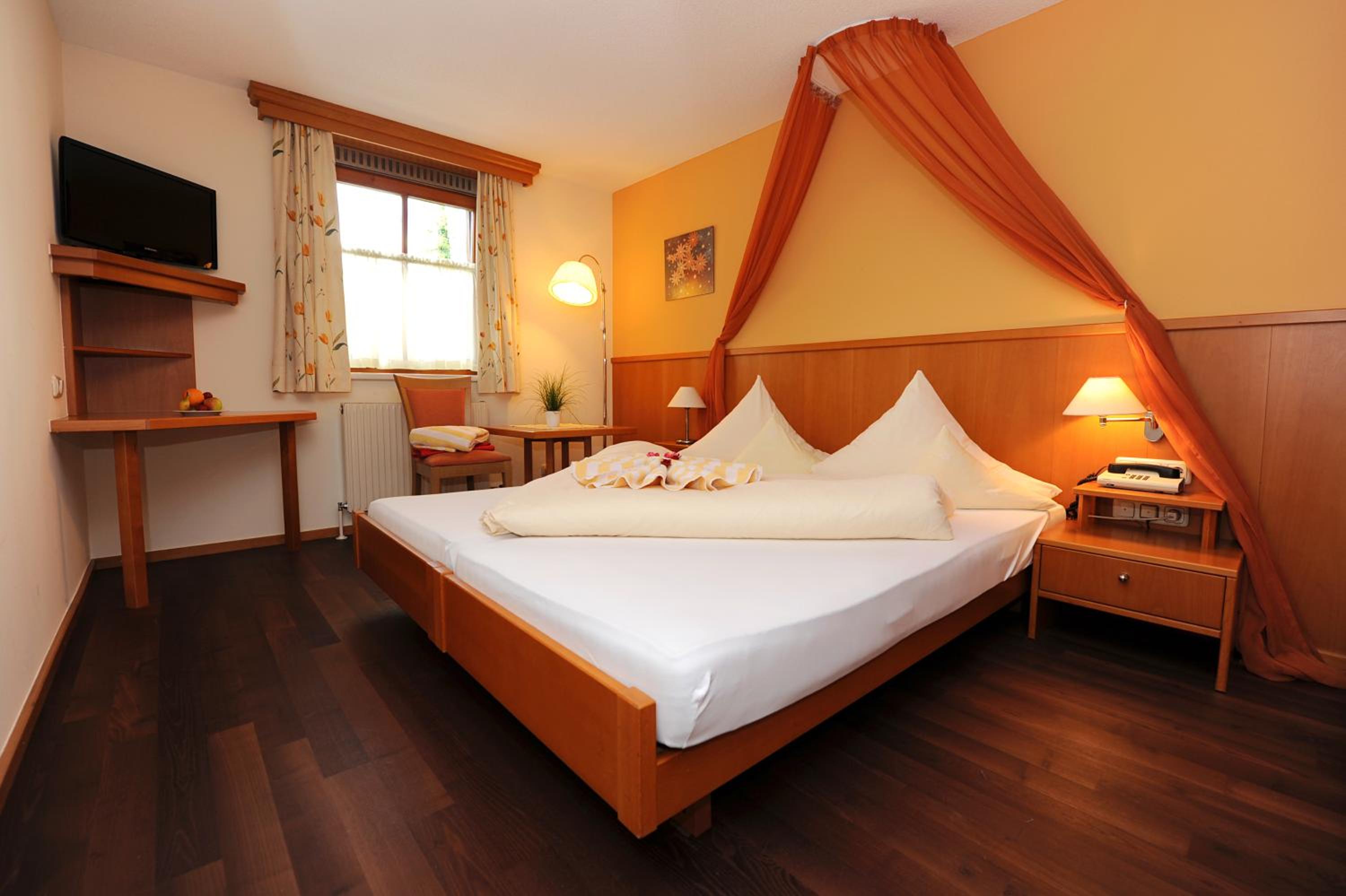 Basic Economy Double Room photo 2