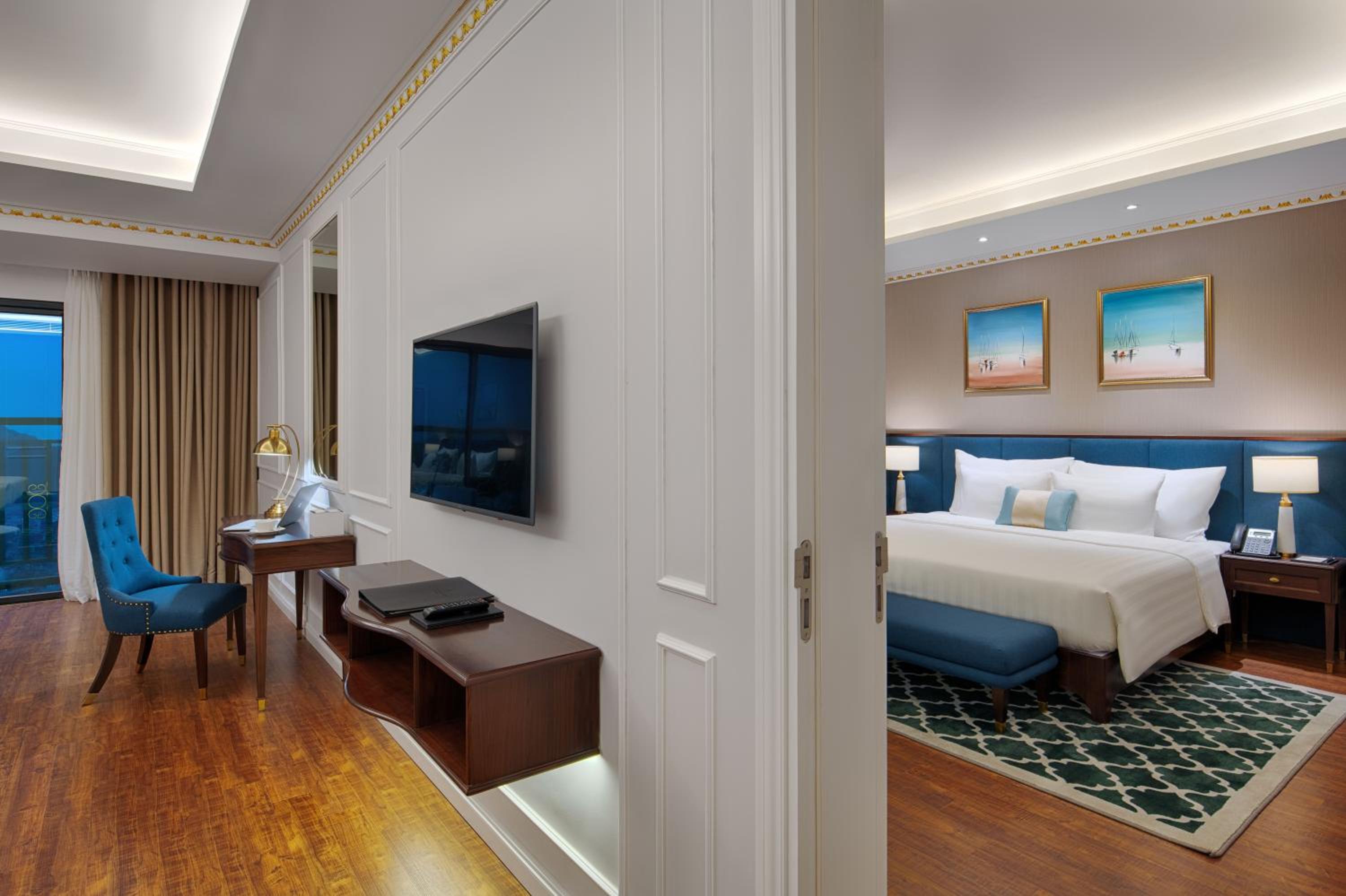 Grand Suite Room – Golf View thumbnail 6
