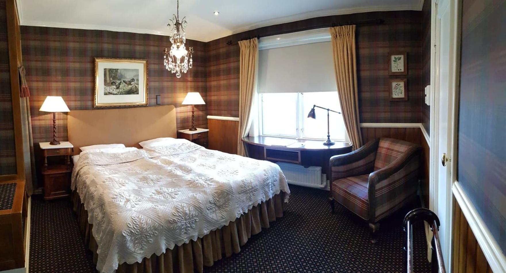 Deluxe King Room photo 2