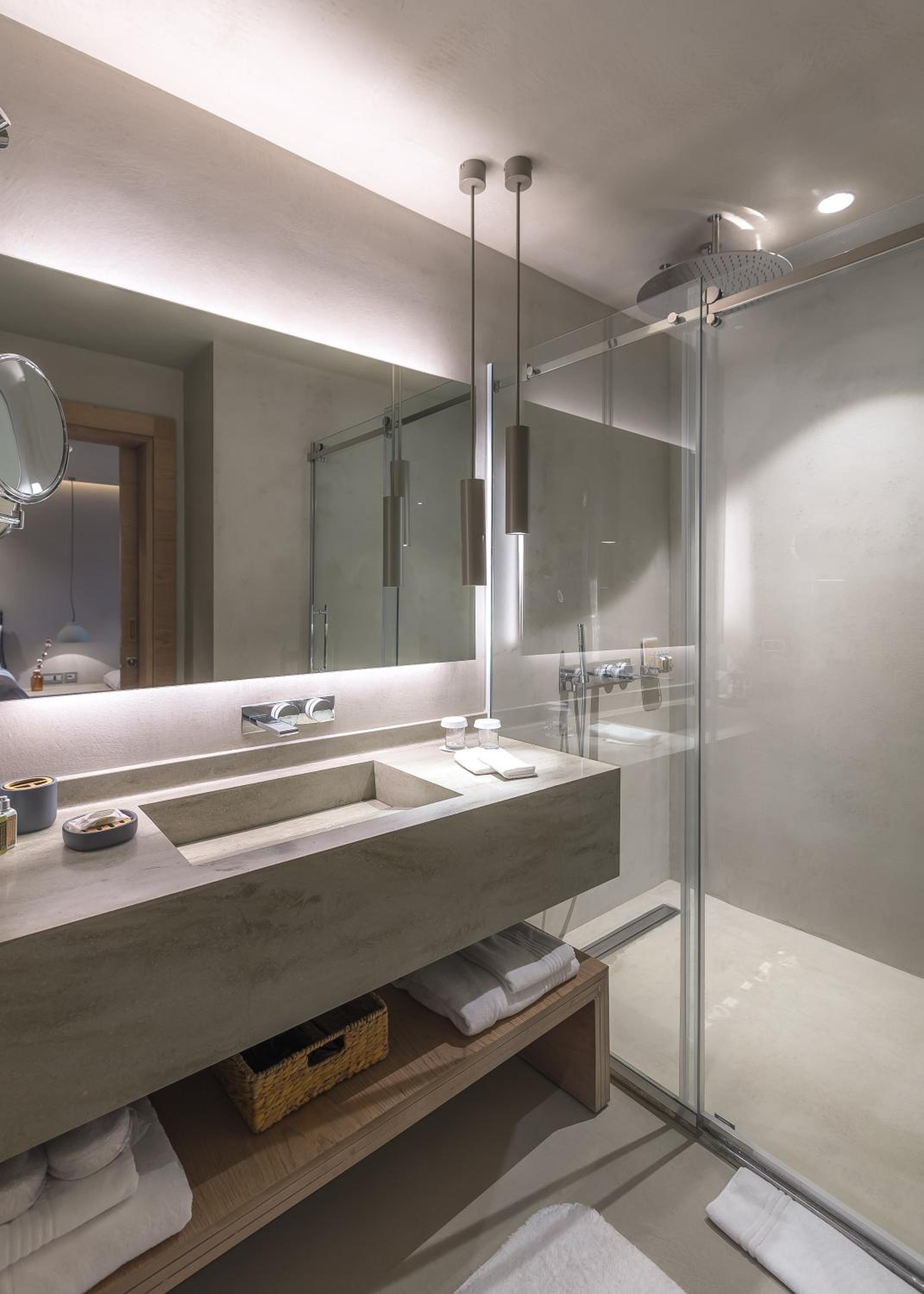 Deluxe Room - Photo 5