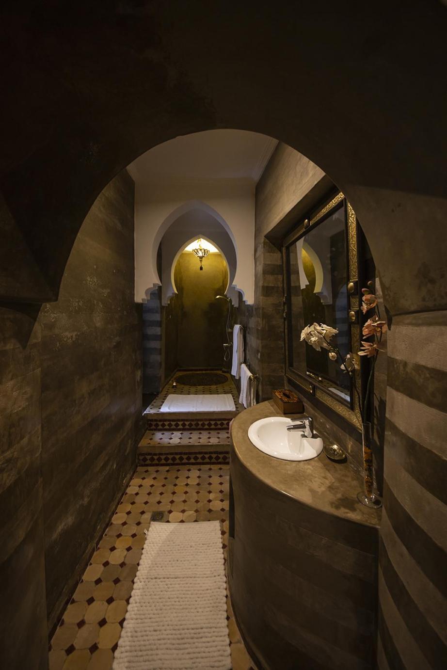 Deluxe King Suite - Photo 4
