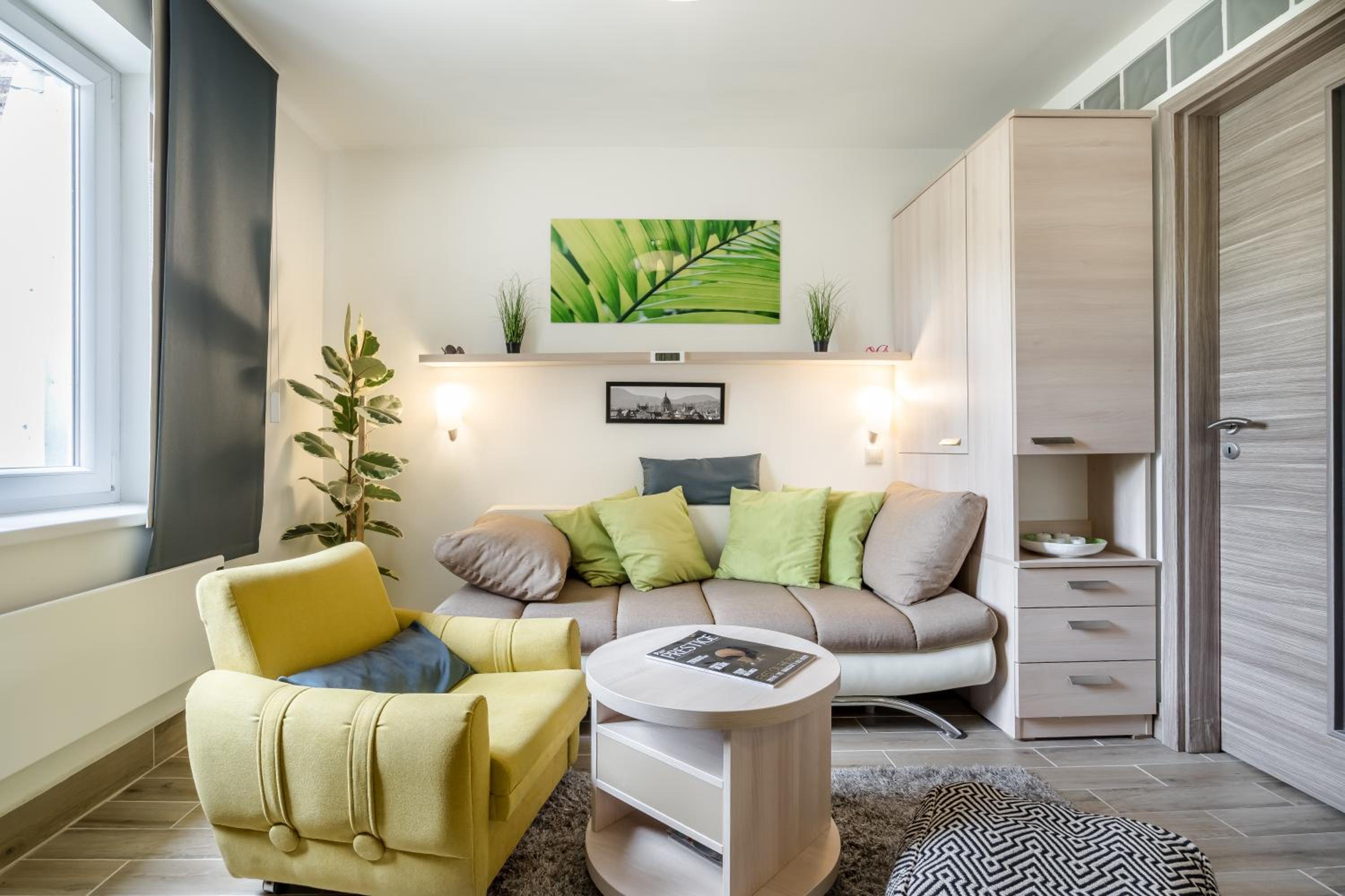 One-Bedroom Apartment - Photo 1