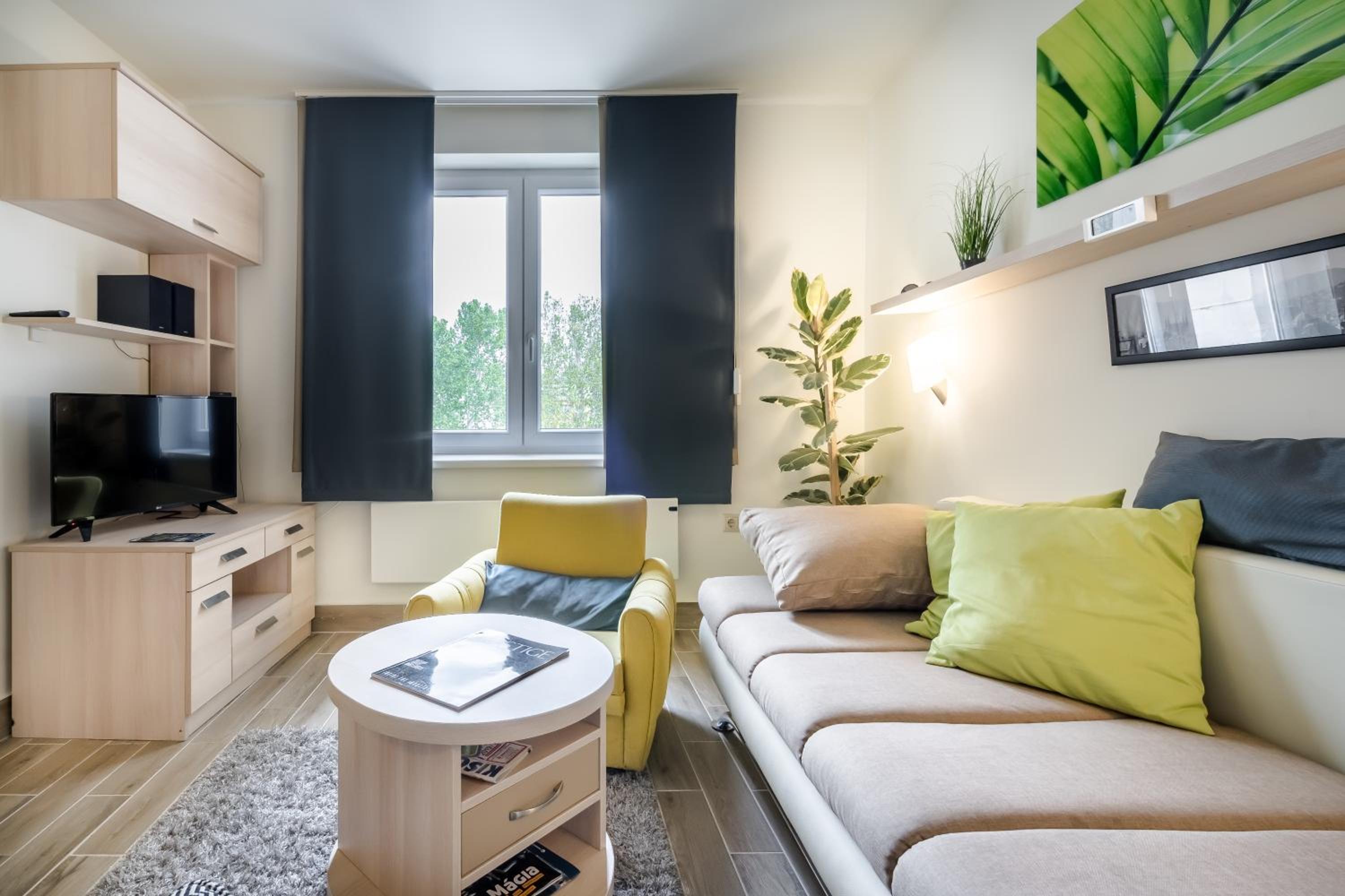 One-Bedroom Apartment - Photo 12