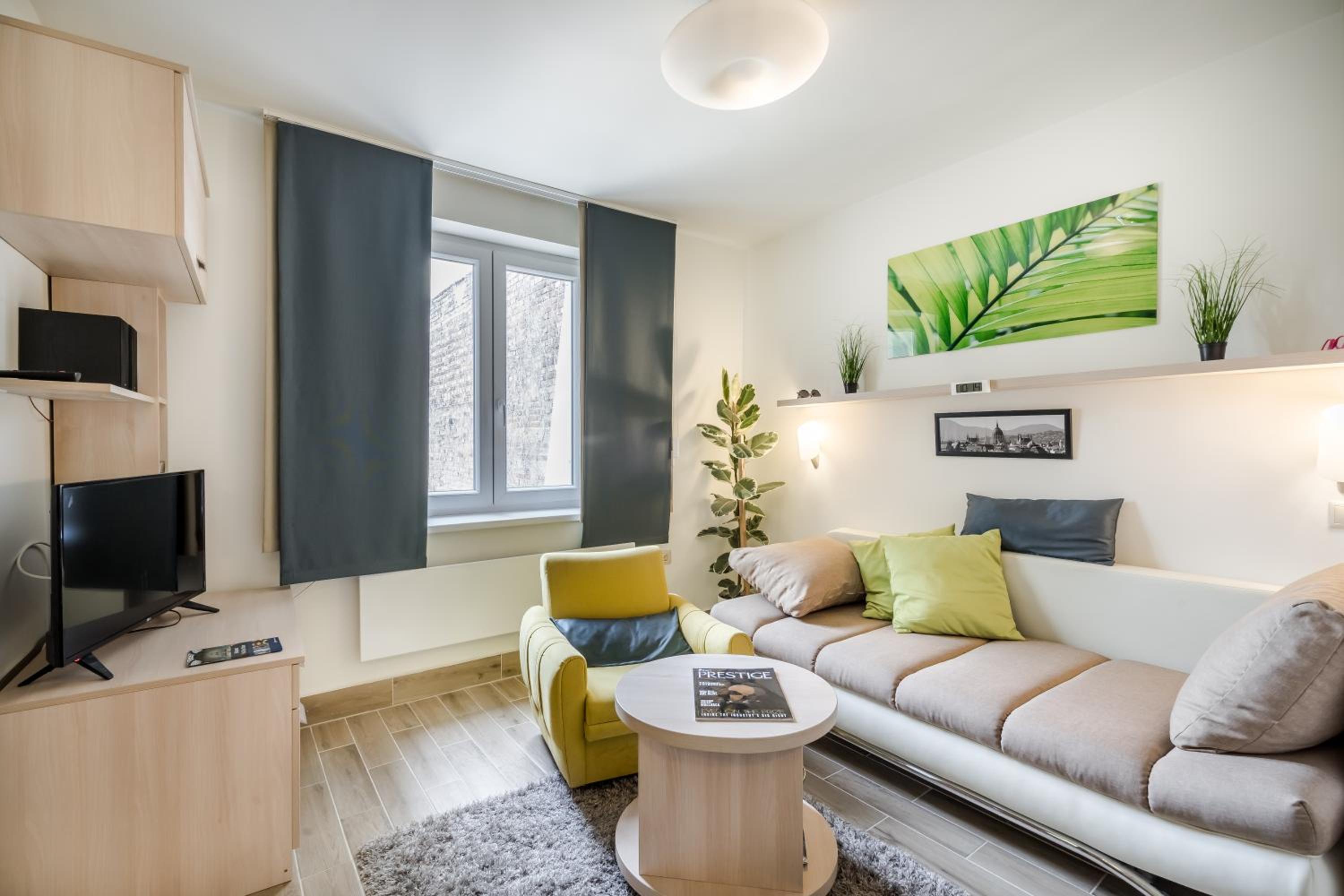 One-Bedroom Apartment - Photo 15