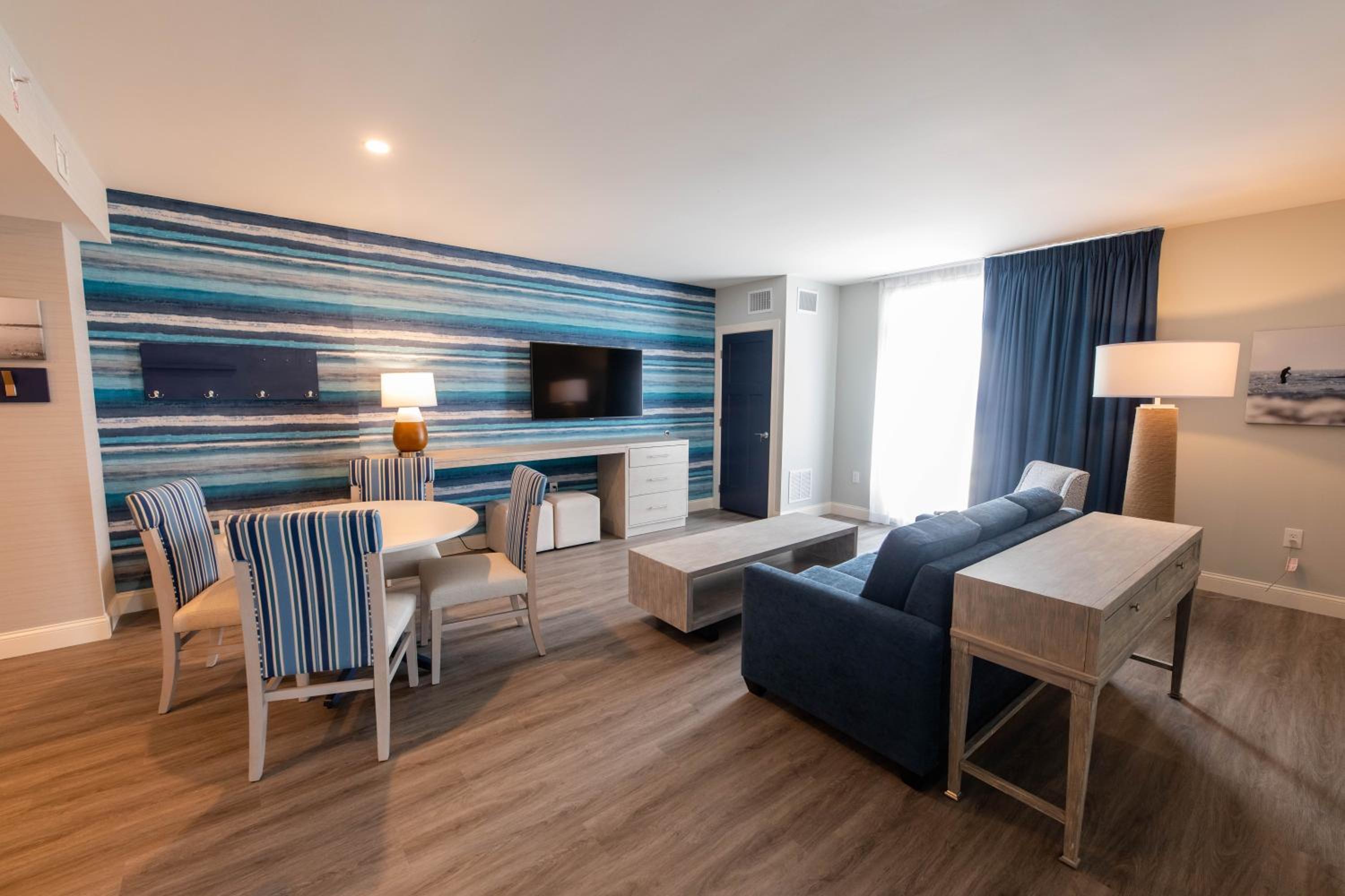 King Suite - Photo 2