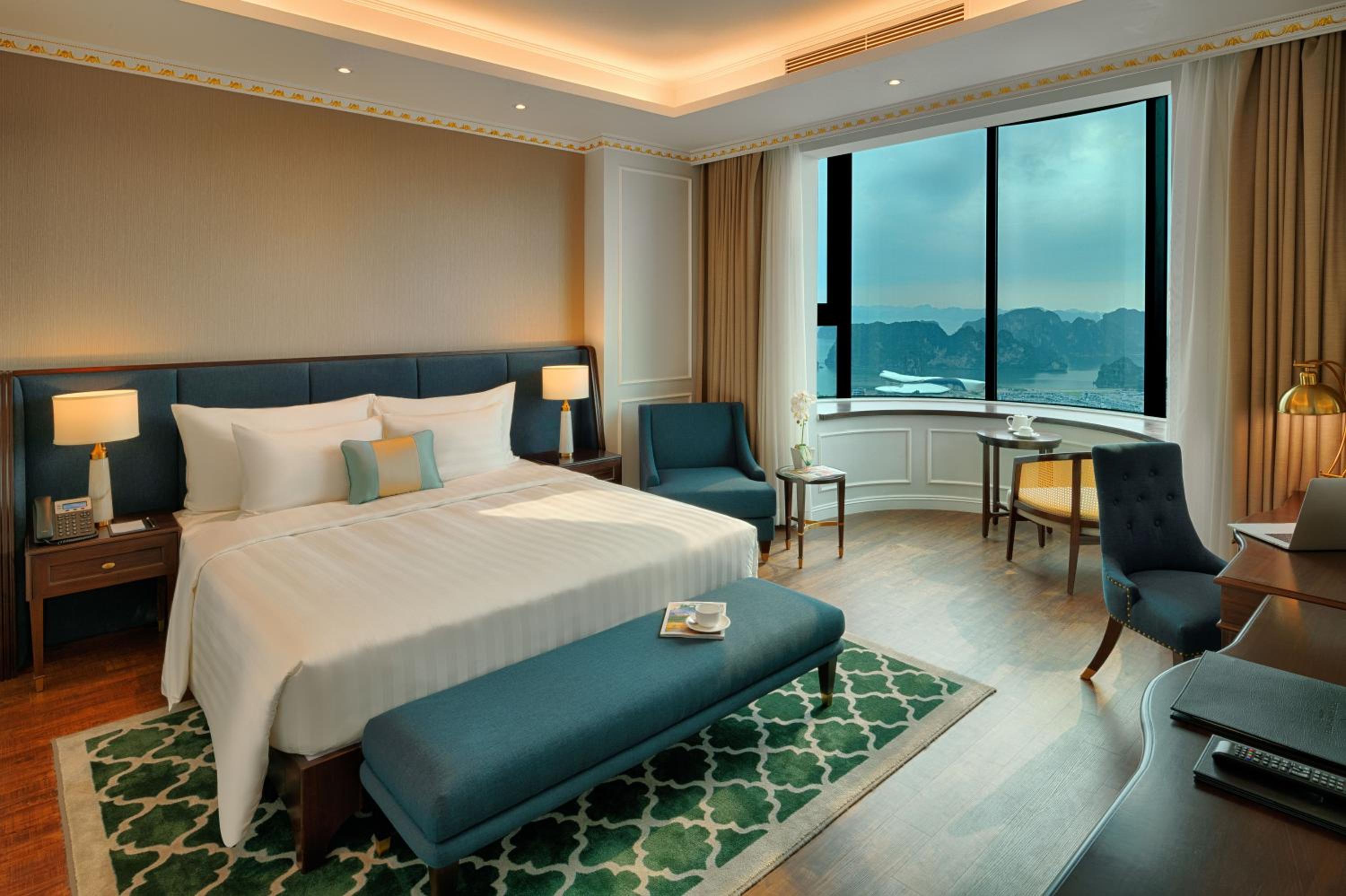 Grand Suite Room – Bay View thumbnail 5
