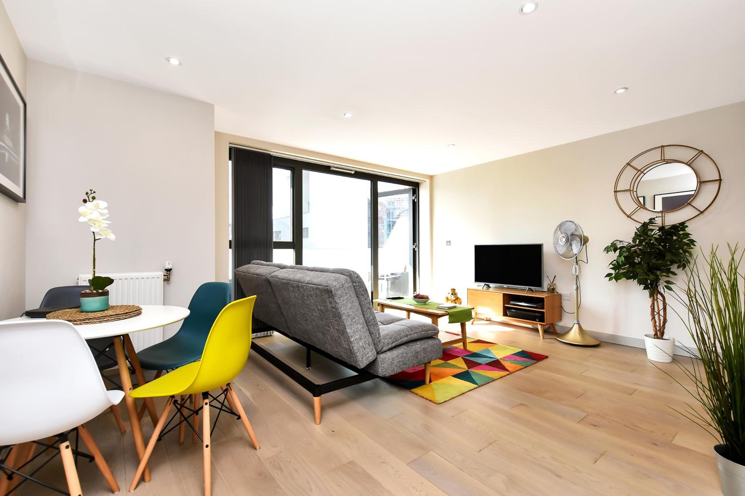 Apartment with Balcony photo 2