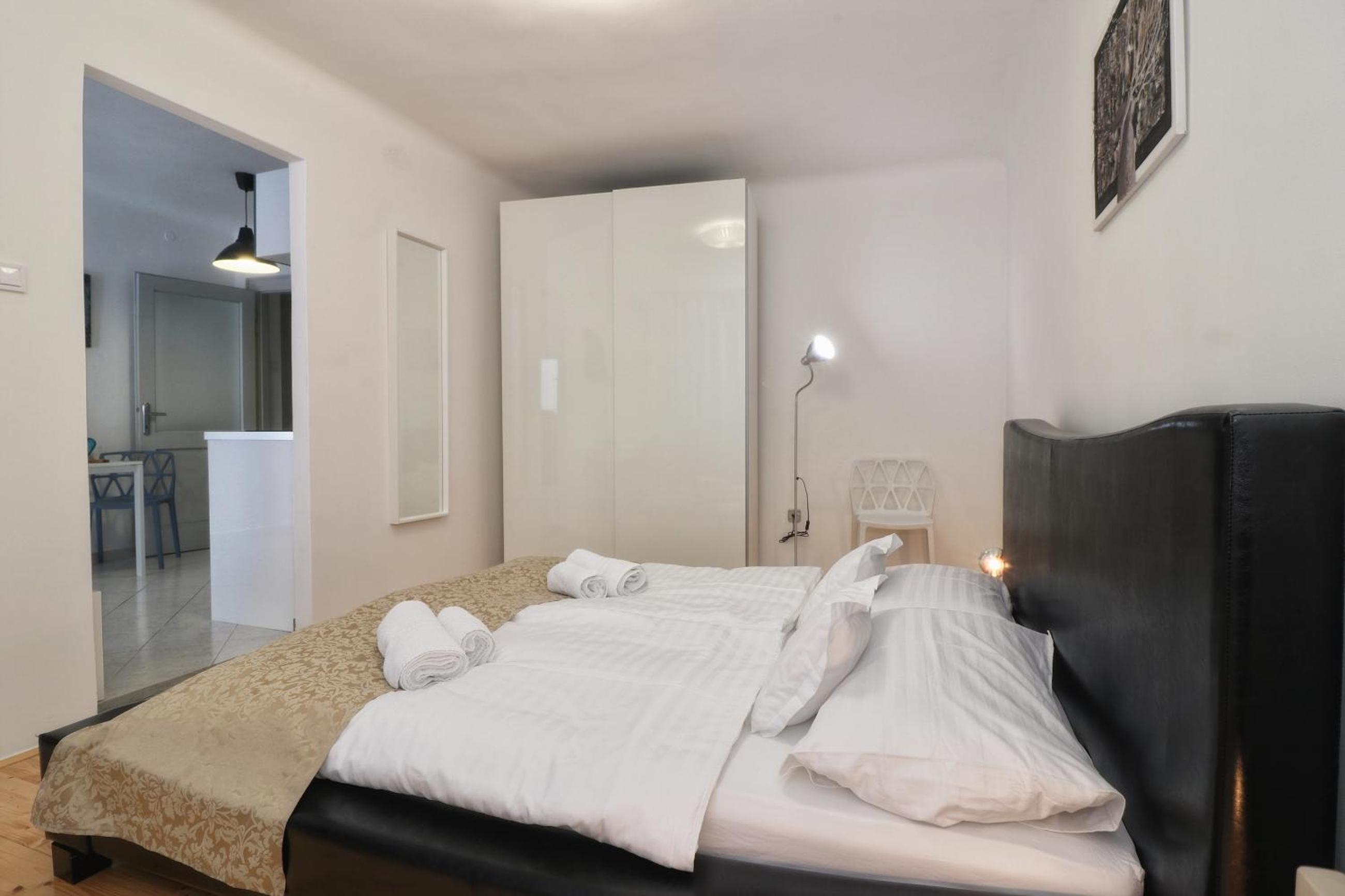 Apartment with Terrace - Photo 1