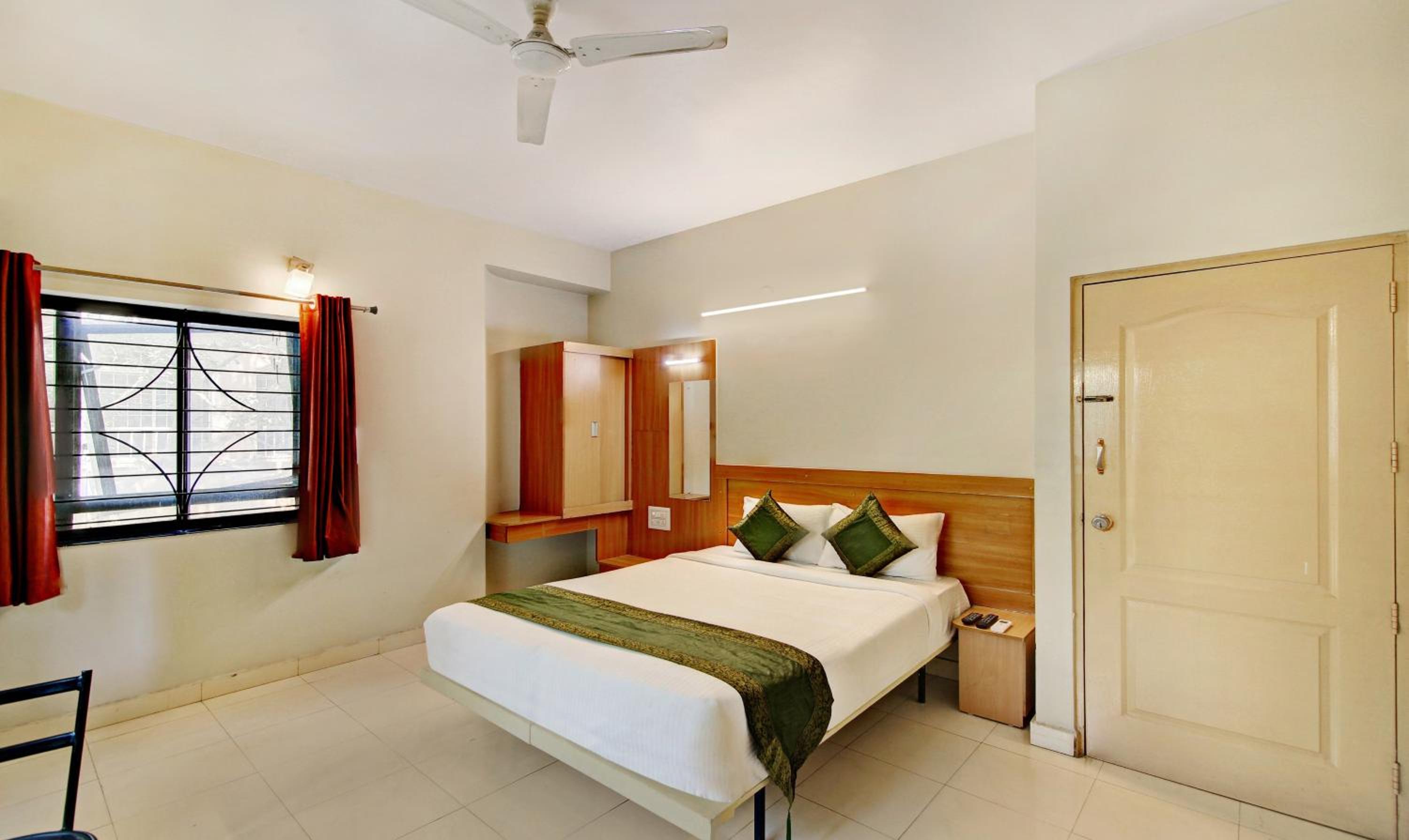Standard Room - Photo 13