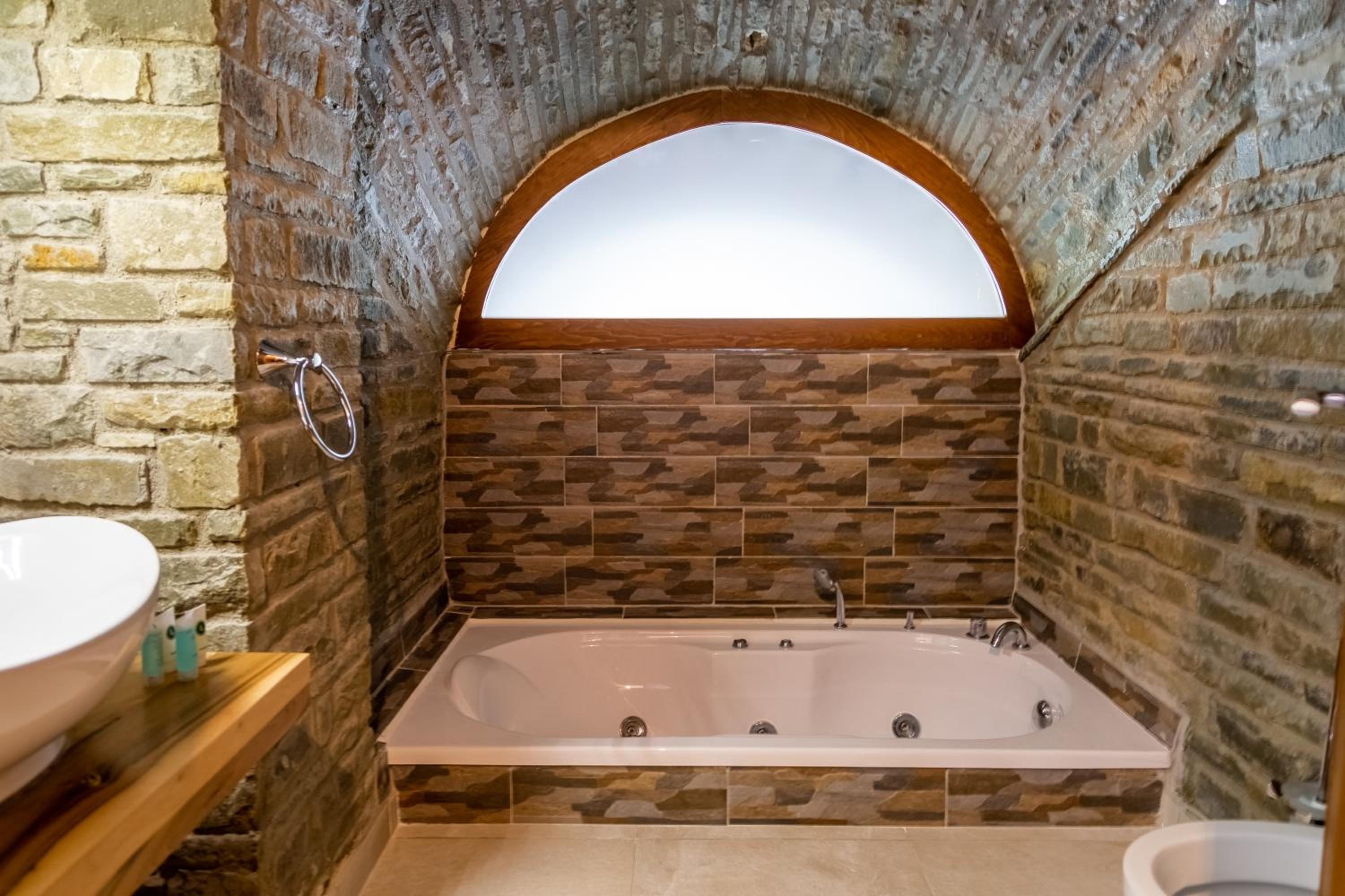 Deluxe Double Room with Bath photo 3