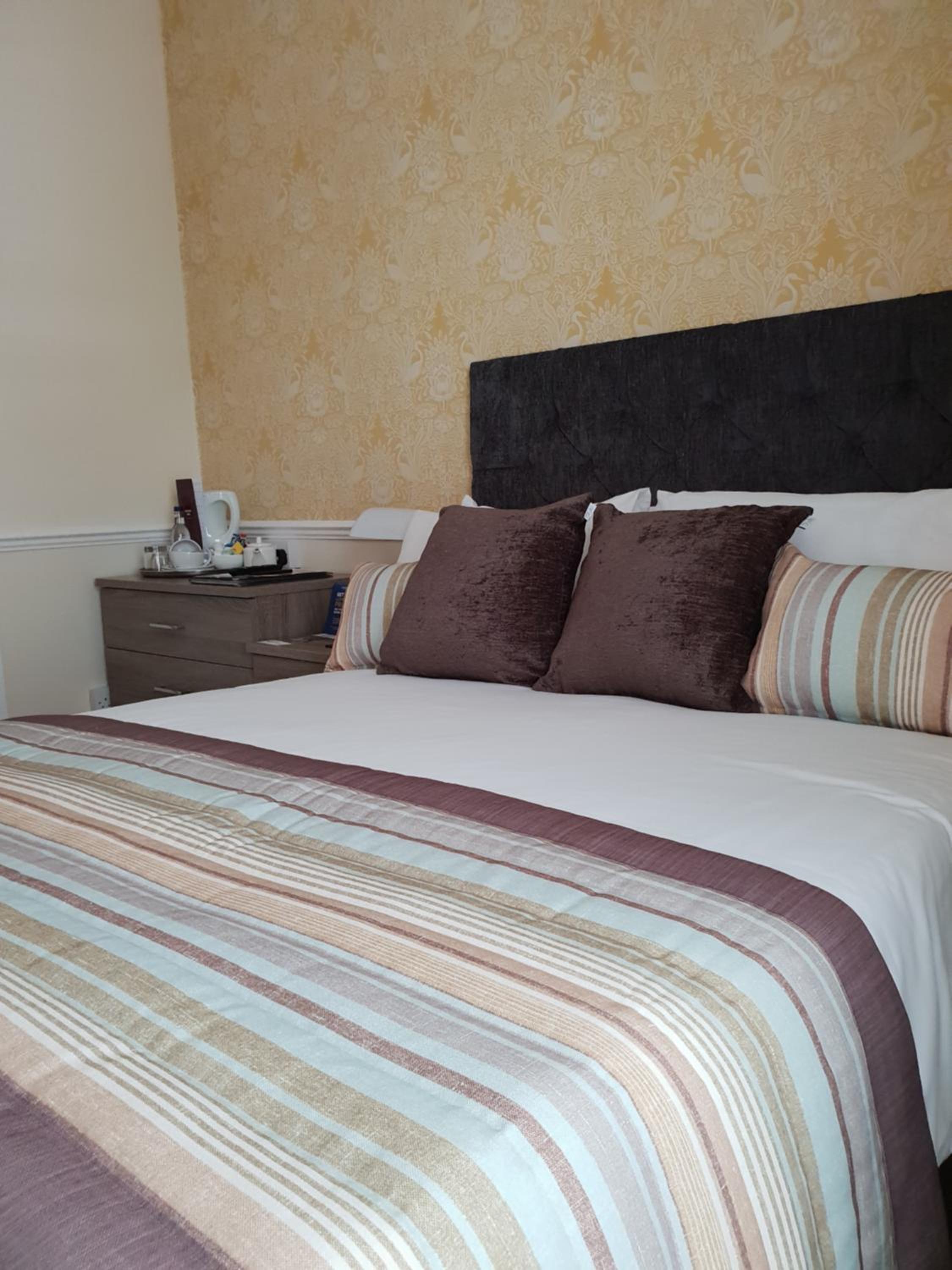 Small Double Room - Non-Smoking photo 2