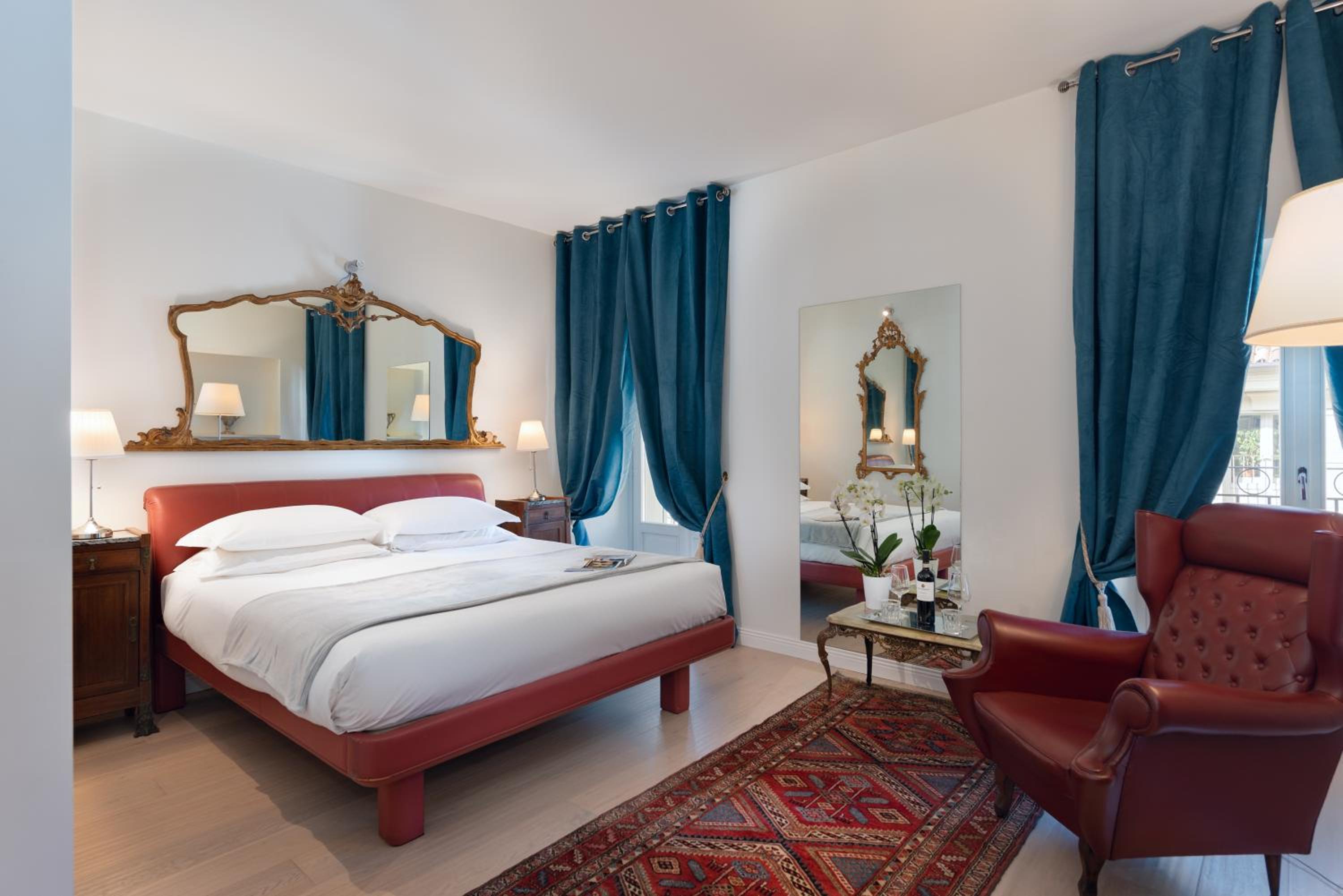 Deluxe King Room - Photo 3