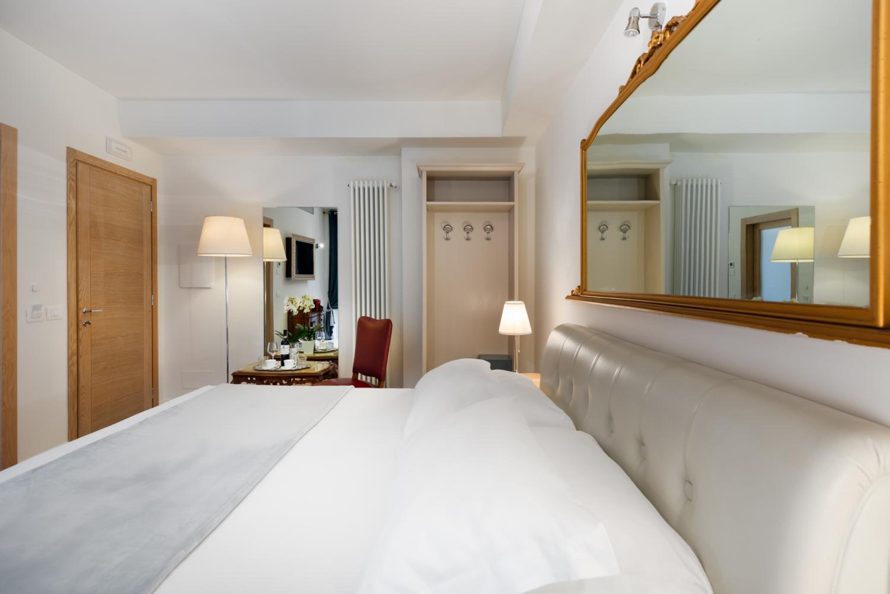 Deluxe Room - Photo 4