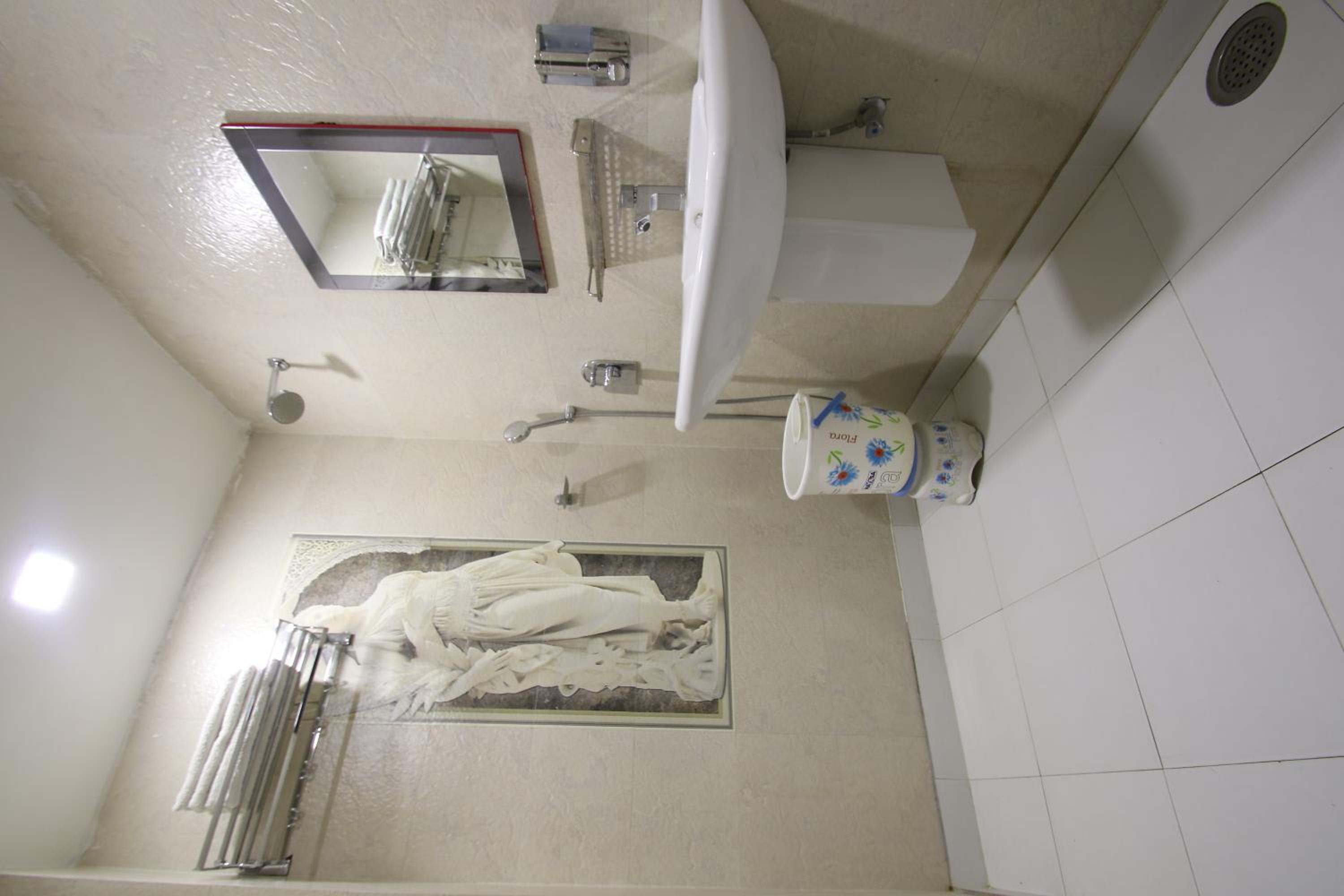 Deluxe Room - Photo 10