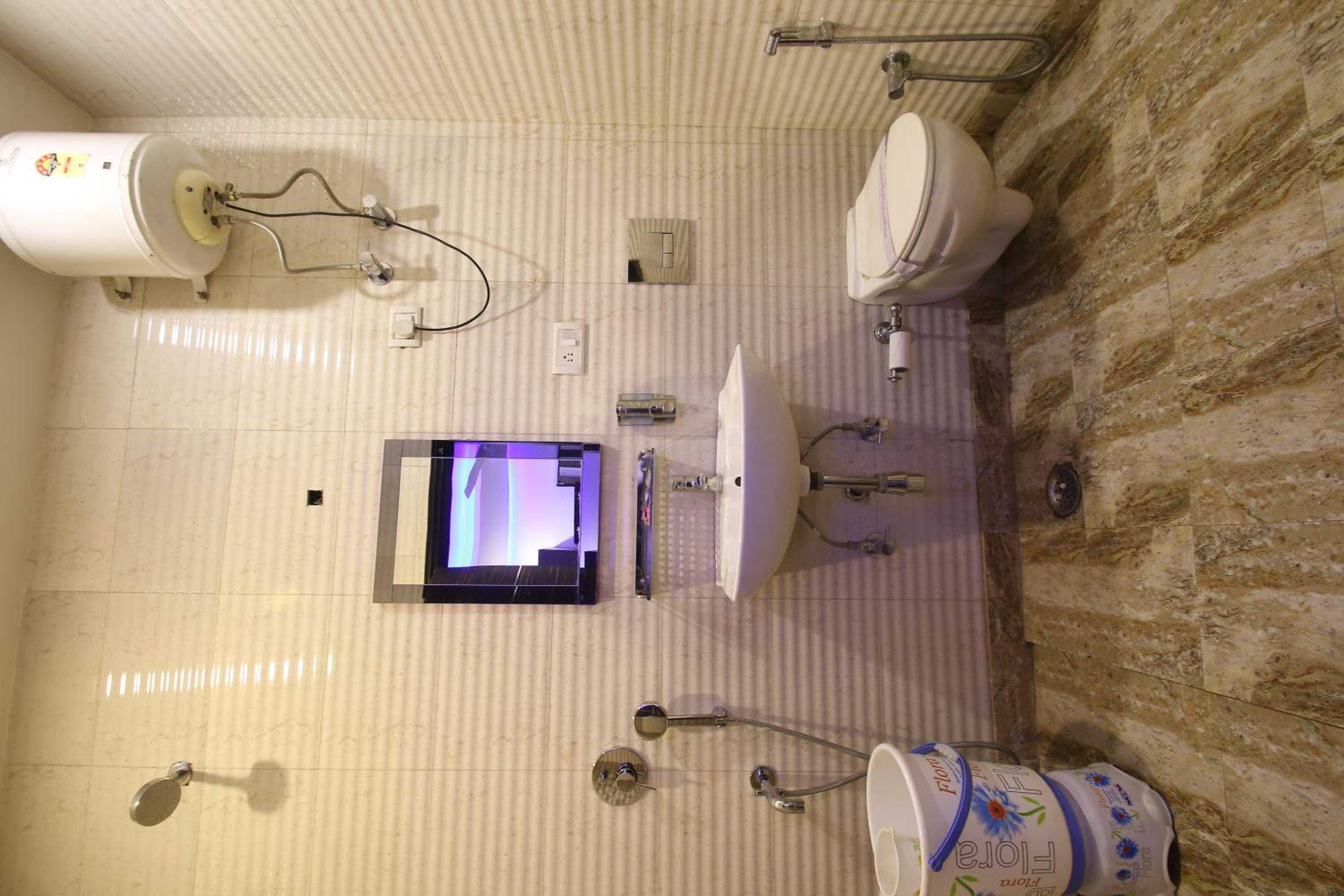 Deluxe Room - Photo 9