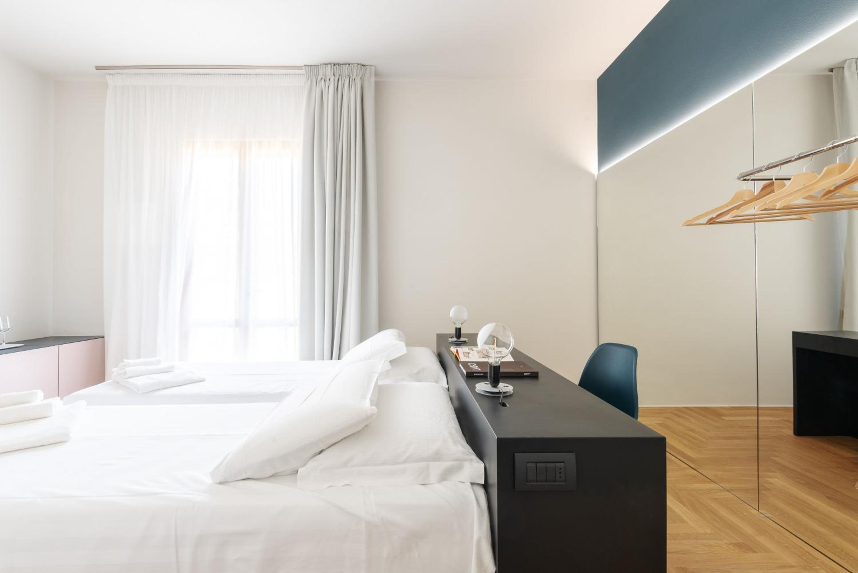Double or Twin Room with Garden View - Photo 3