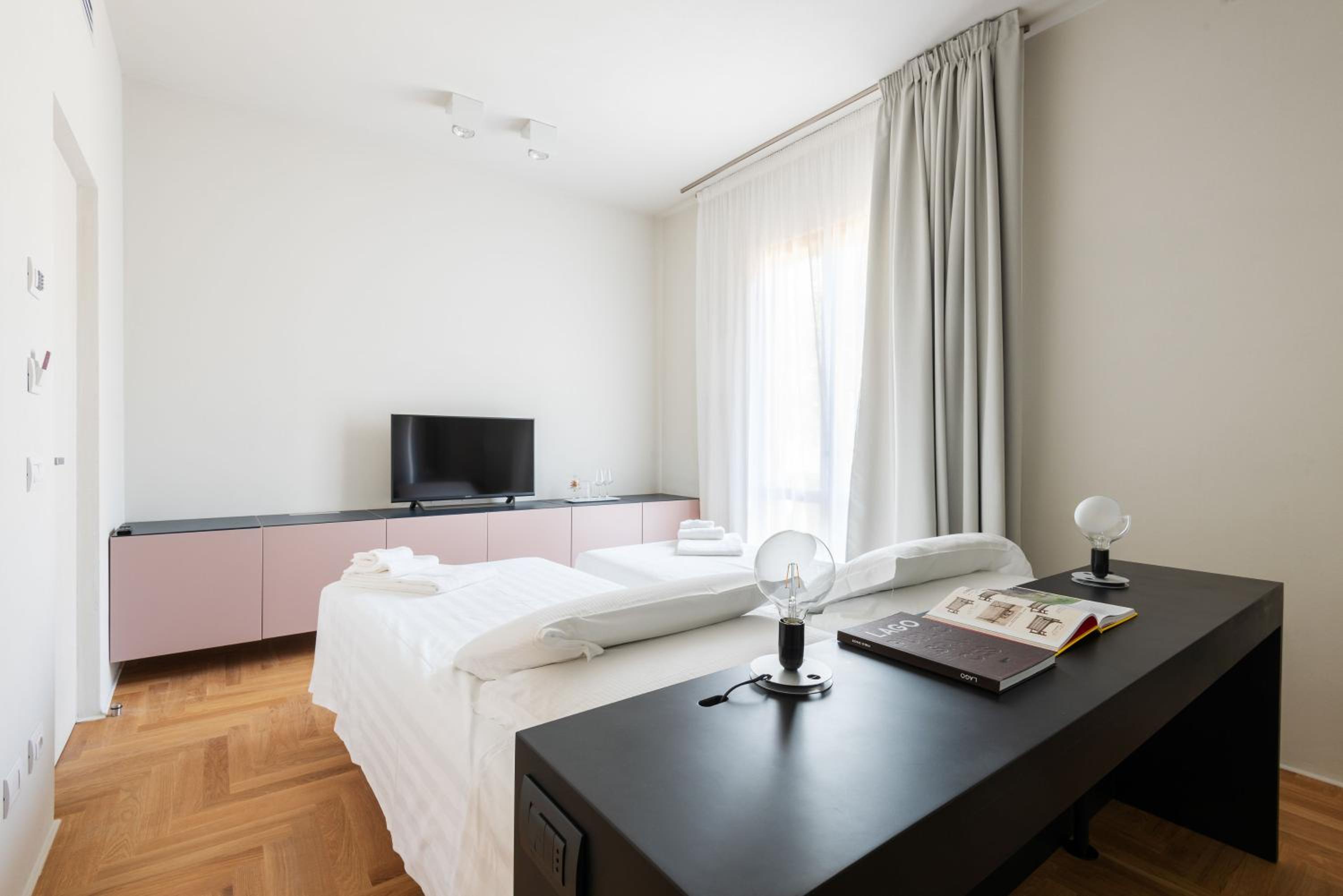 Double or Twin Room with Garden View - Photo 4