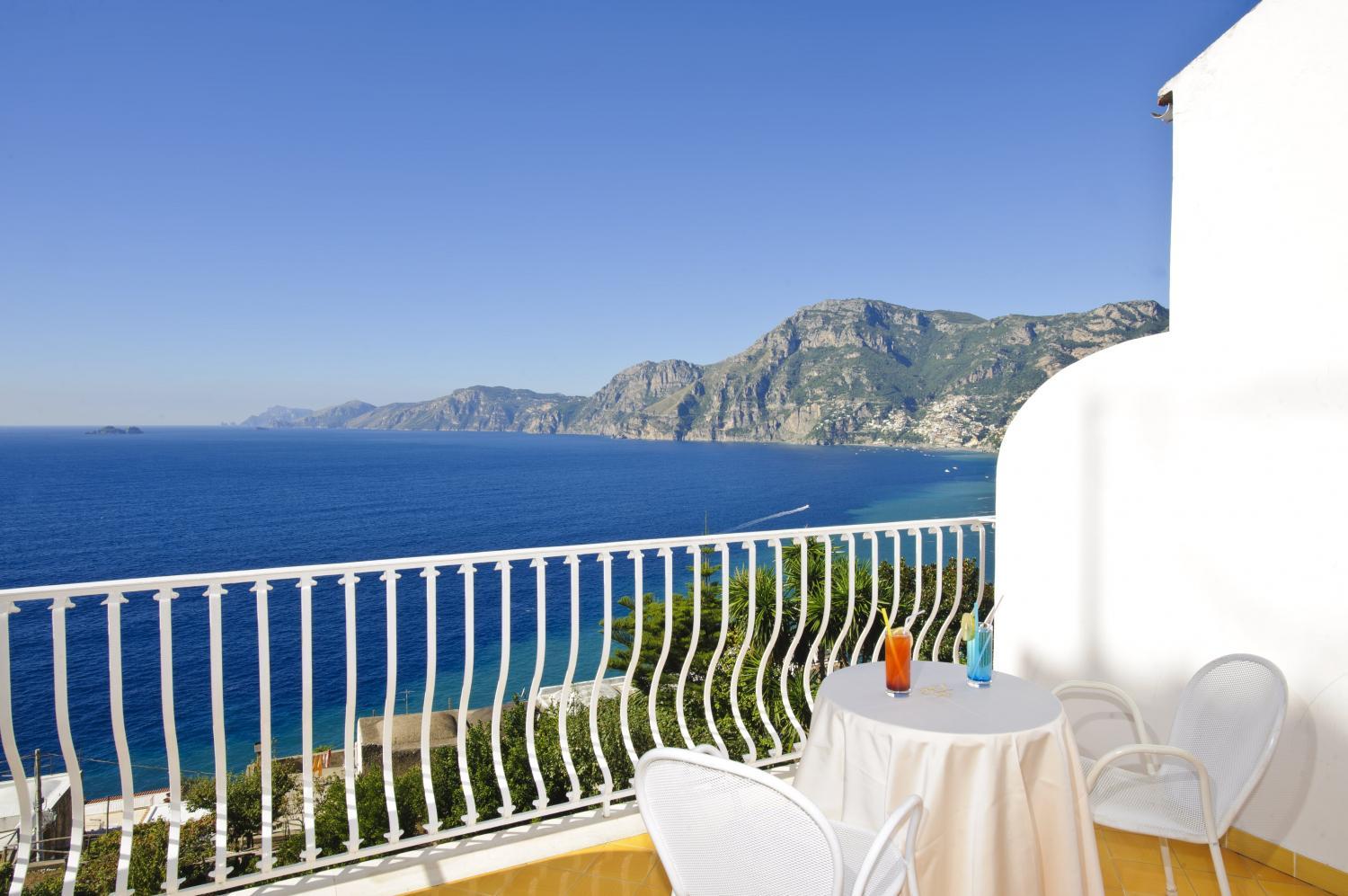 Queen Room with Sea View - Photo 1