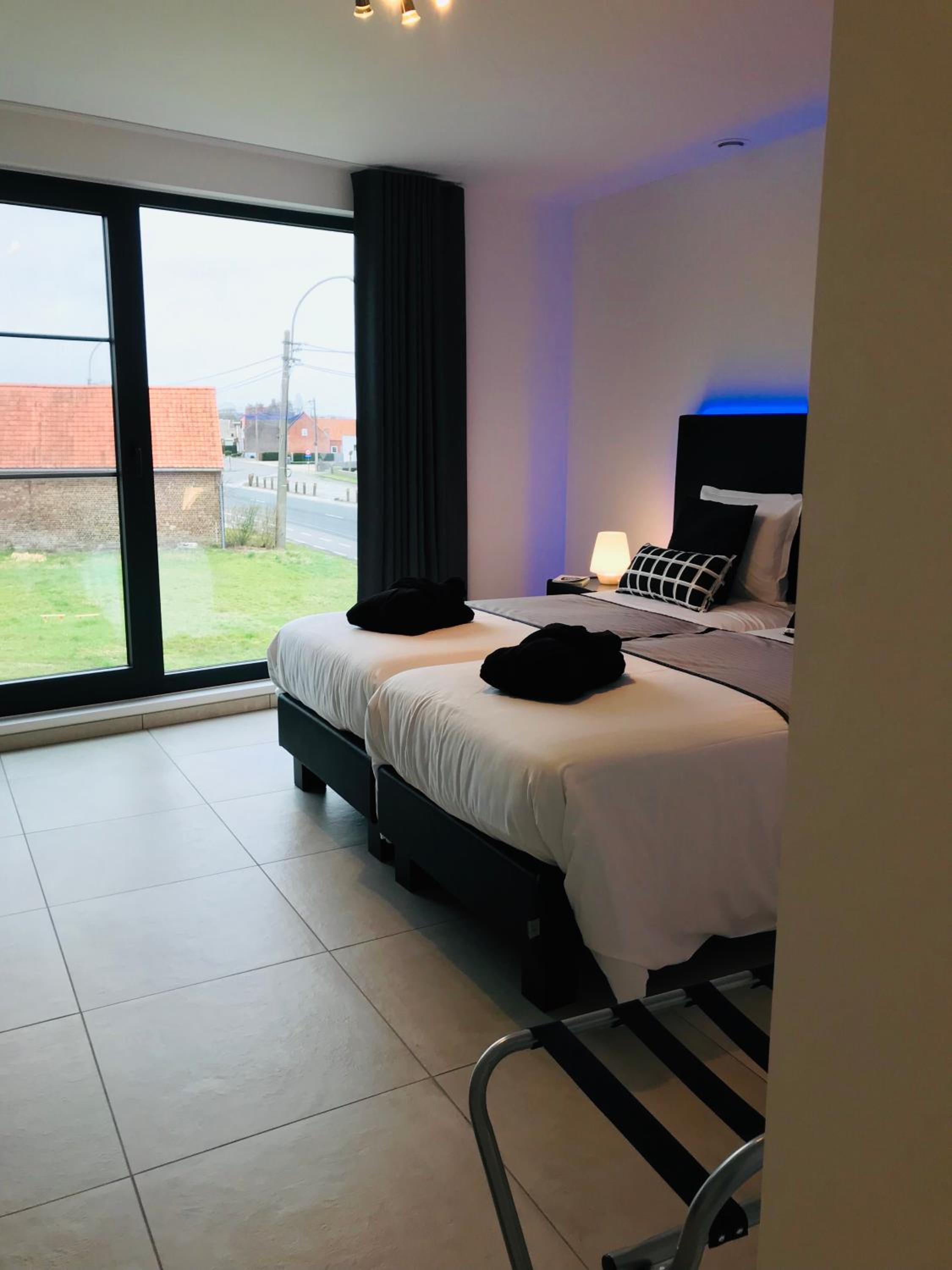 Deluxe Room with Two Beds photo 1