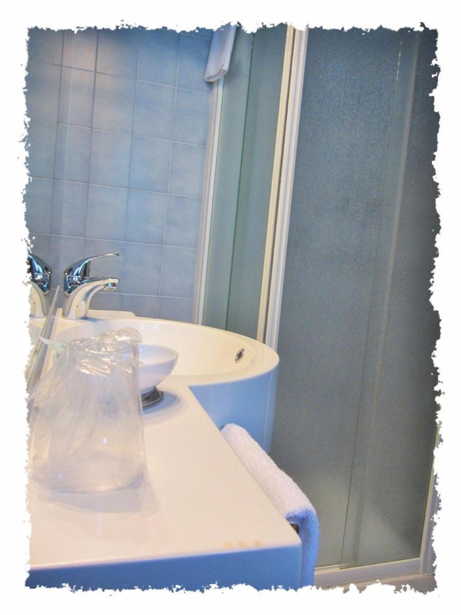 Double Room - Photo 5