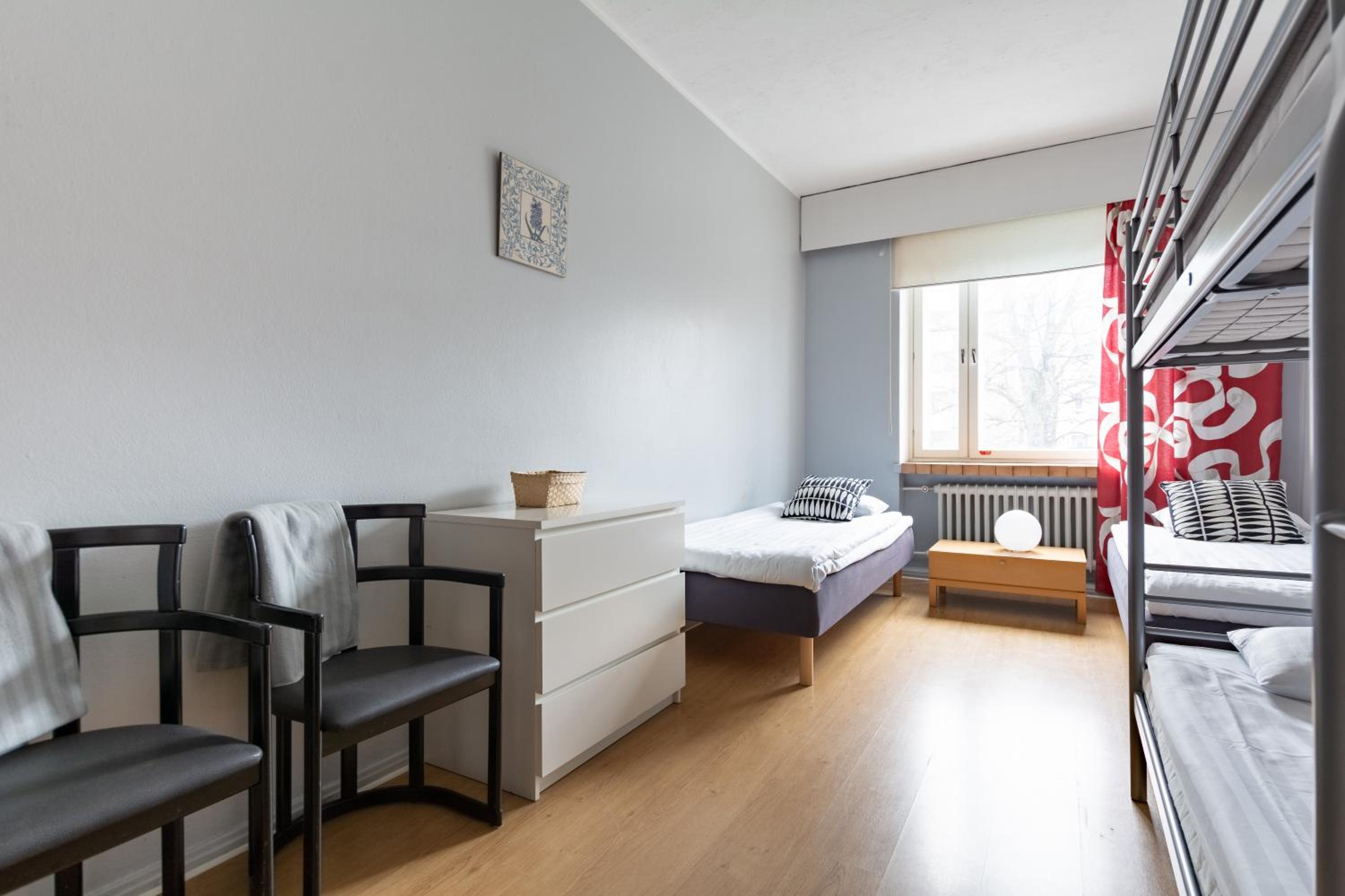 Quadruple Room with Private Bathroom - Photo 1