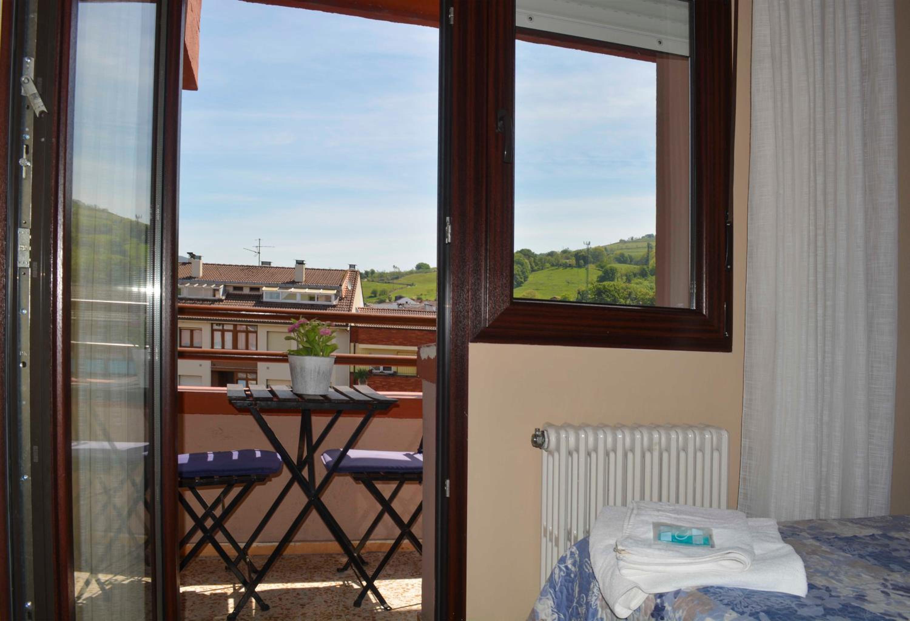 Twin Room with Terrace - Photo 3