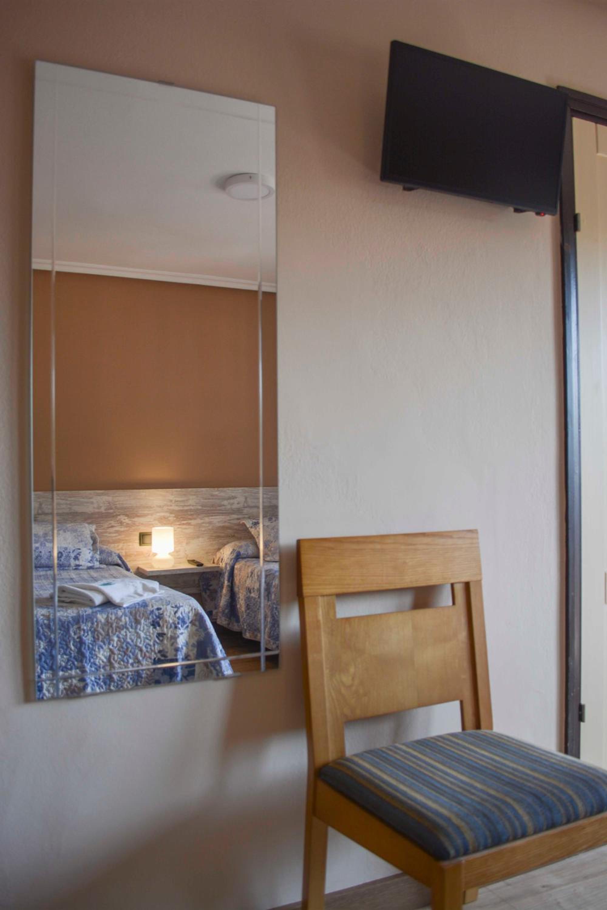 Twin Room with Terrace - Photo 1